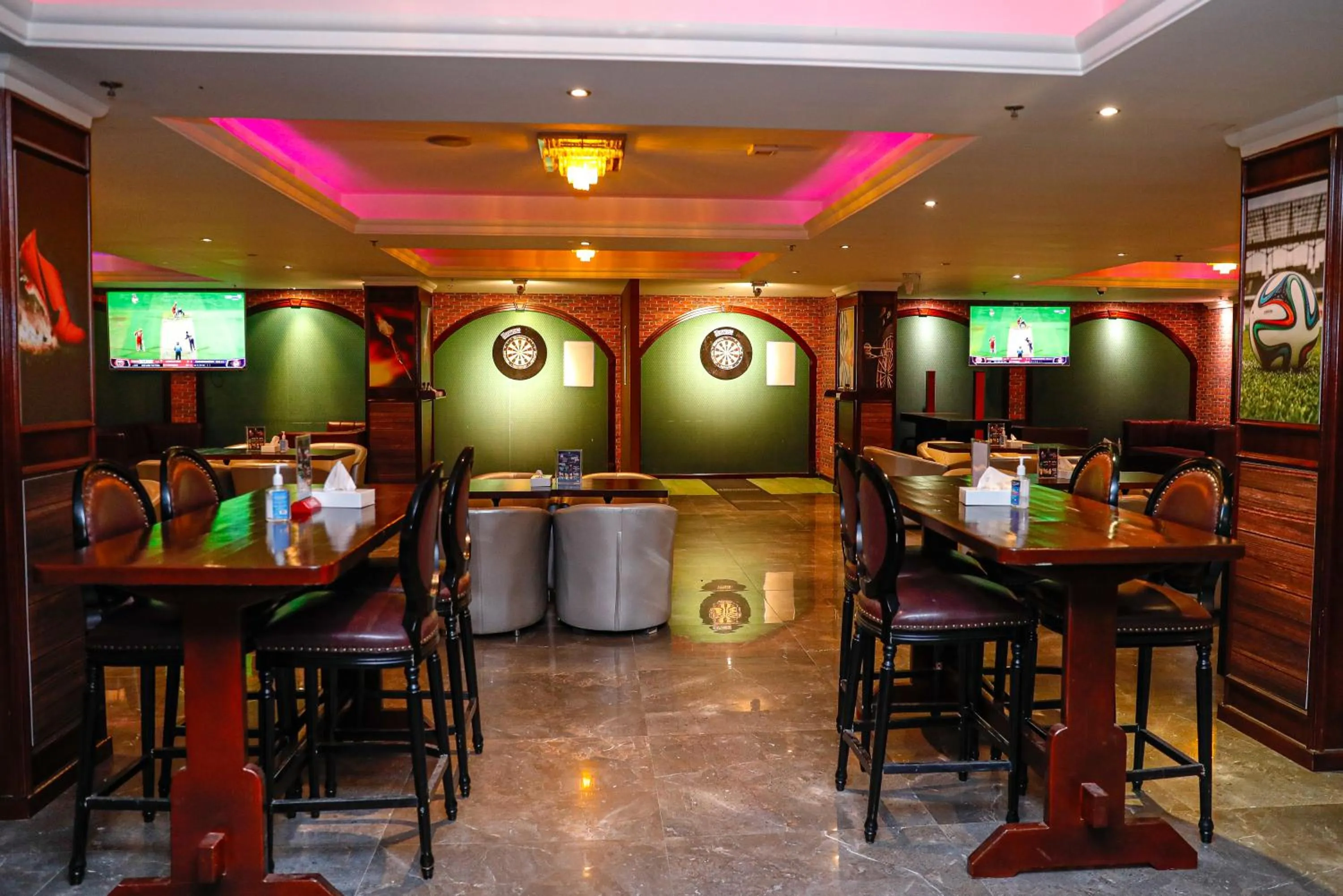 Restaurant/places to eat in Diva Hotel