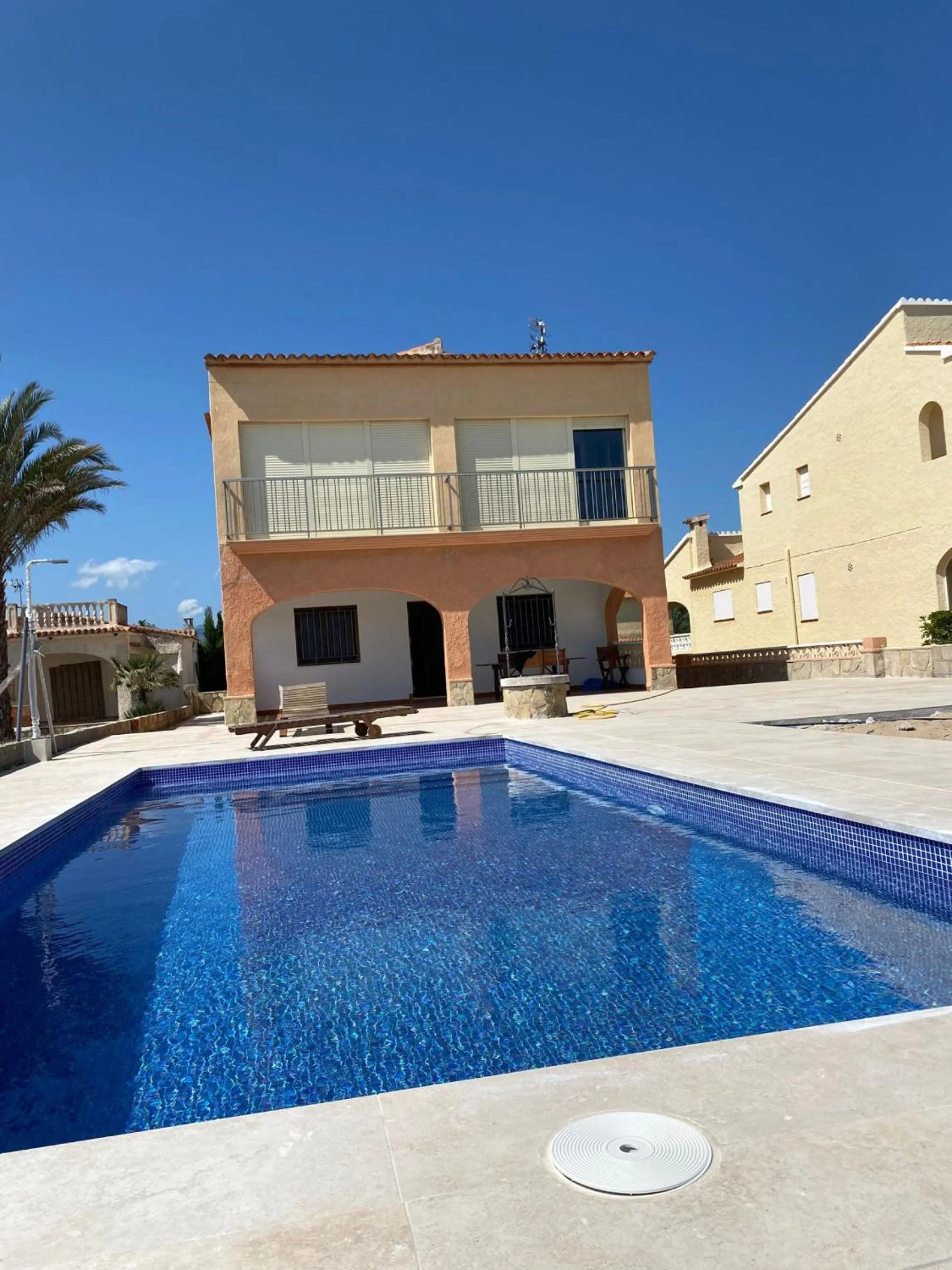 Swimming pool in Llebeig 2