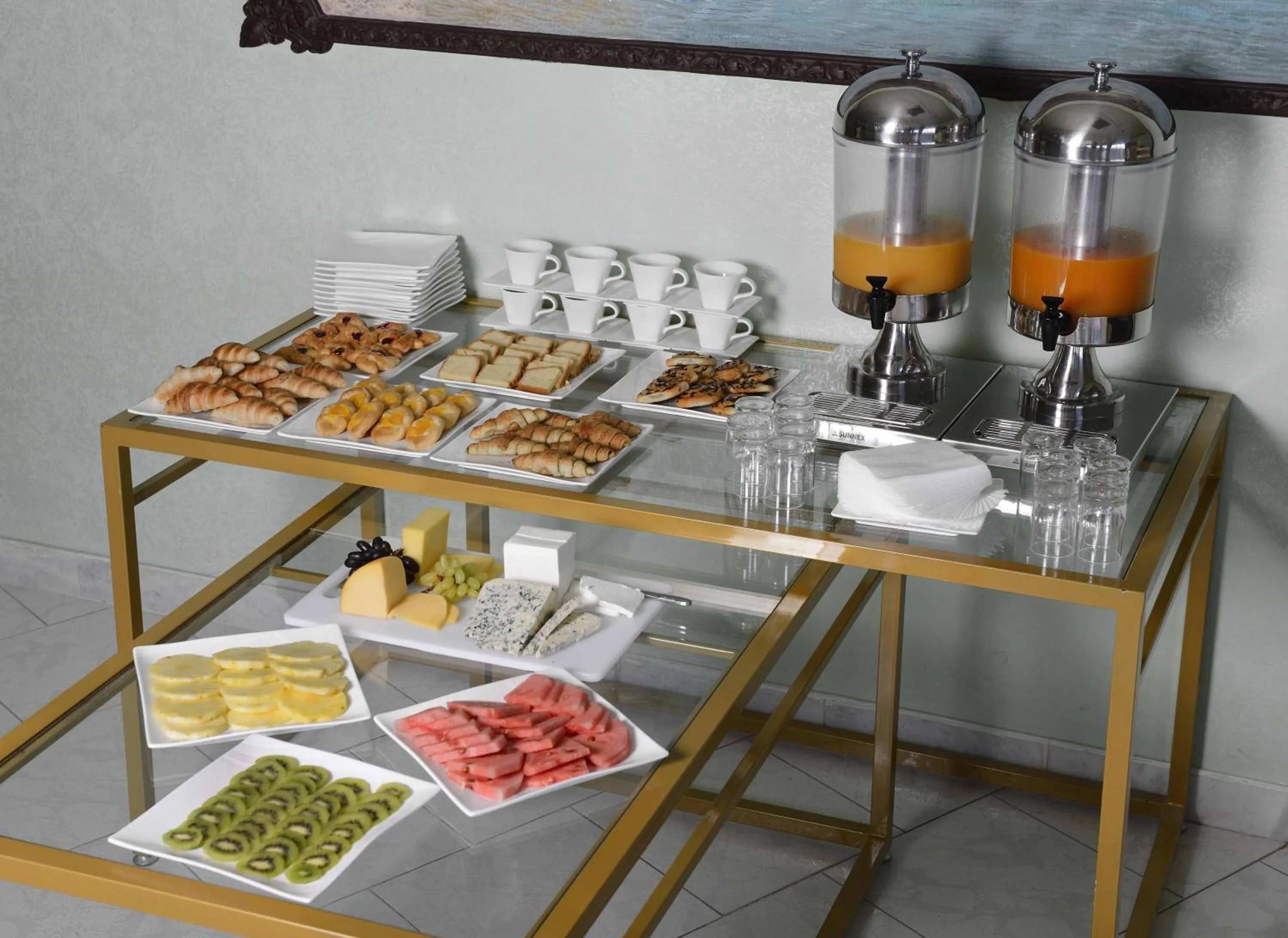 Food and drinks in Resort Sur Beach Holiday