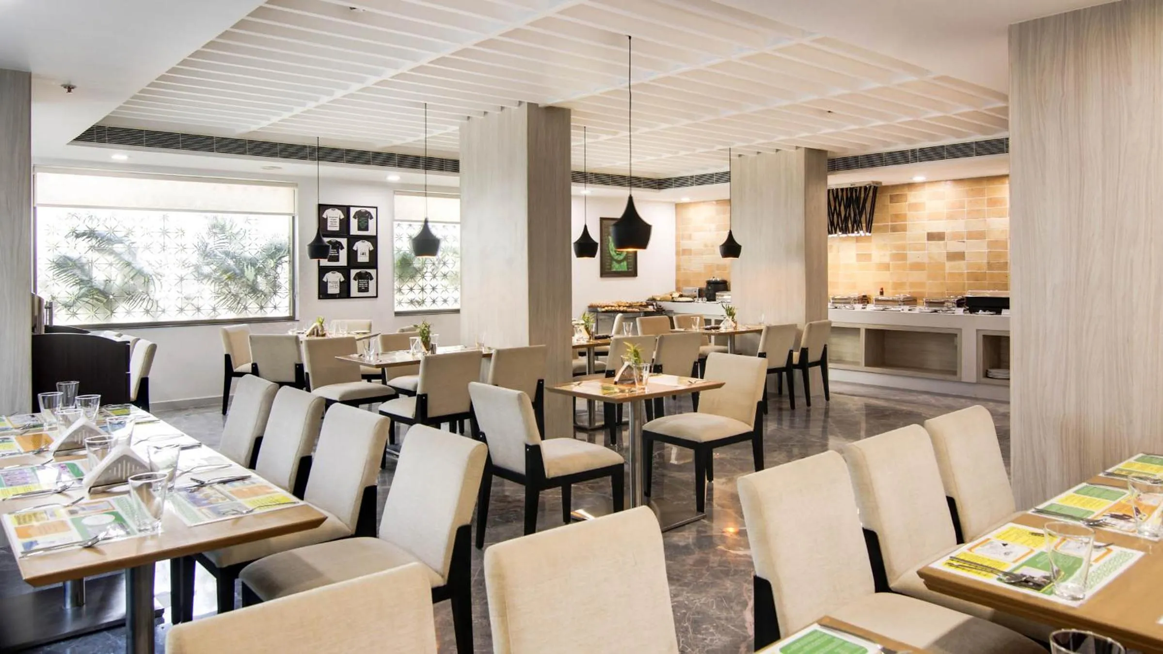 Restaurant/places to eat in Lemon Tree Hotel, Banjara Hills, Hyderabad