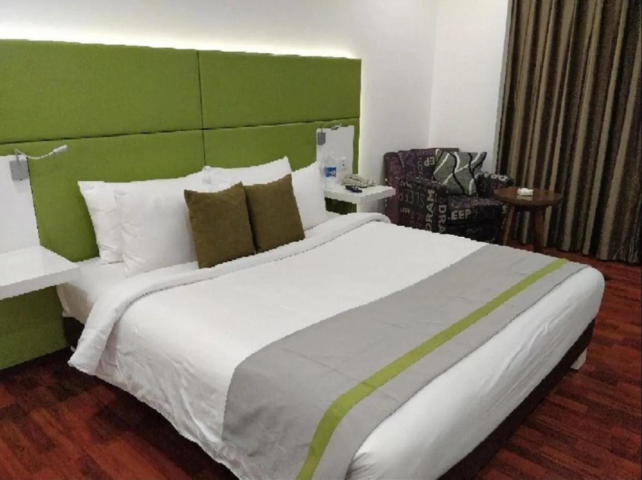 Bedroom, Bed in Lemon Tree Hotel, Banjara Hills, Hyderabad