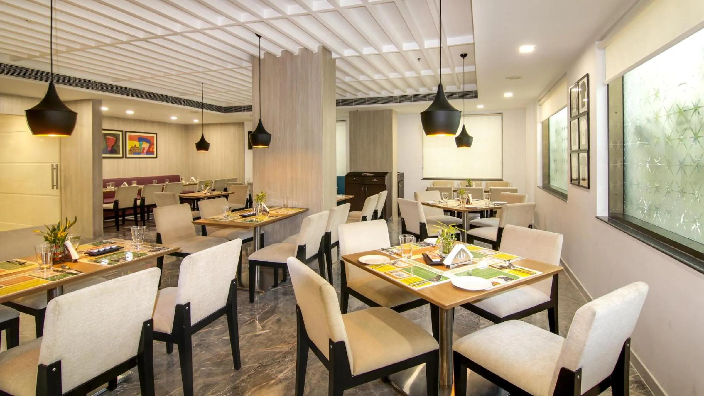 Restaurant/places to eat in Lemon Tree Hotel, Banjara Hills, Hyderabad