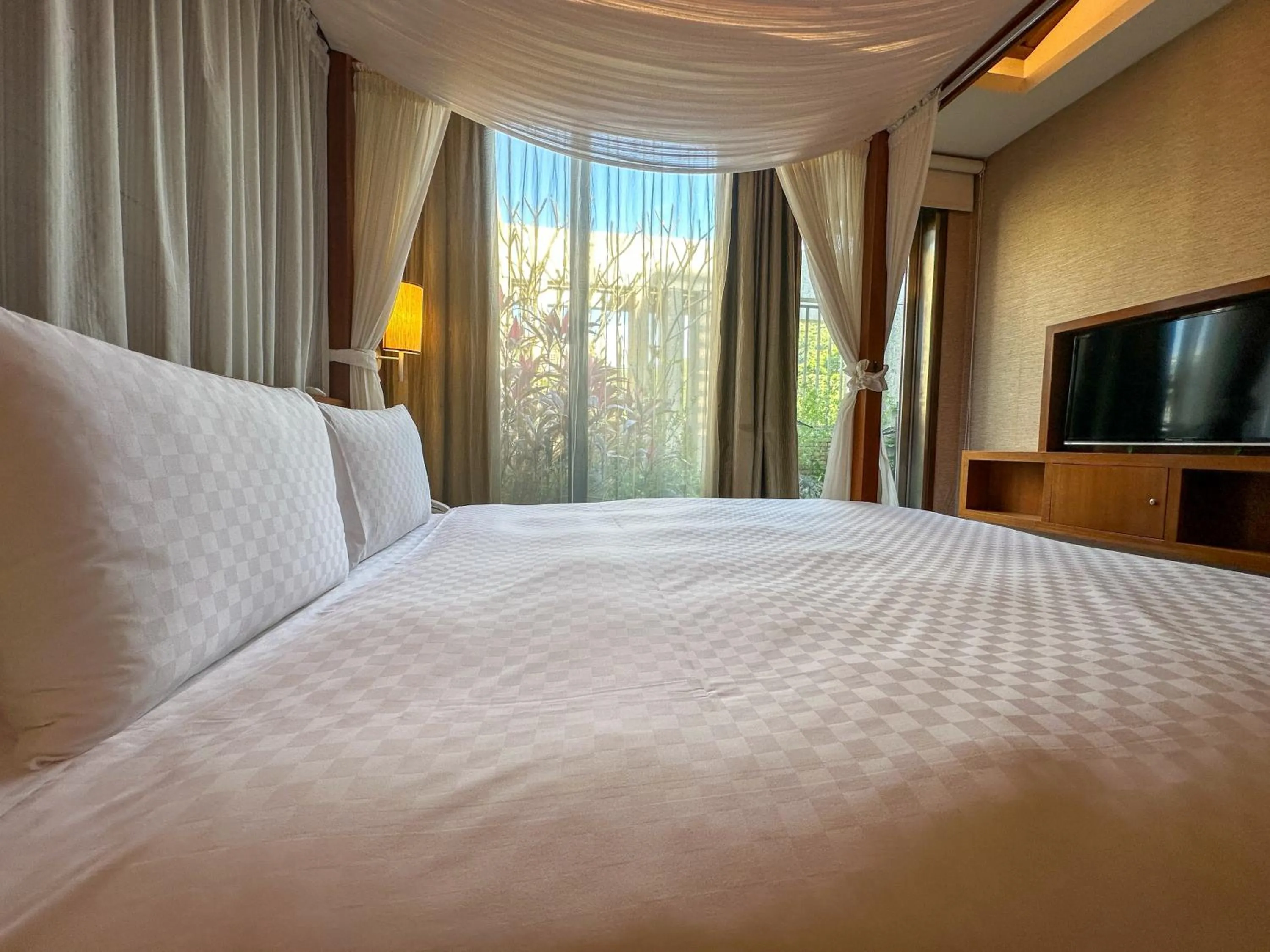 Photo of the whole room, Bed in Norway Forest Tamsui Motel