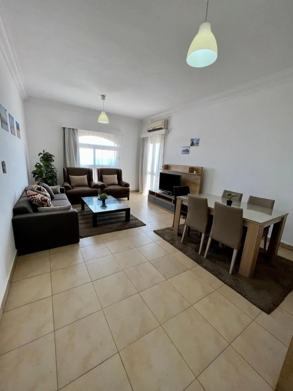 Living room in Lilly Apartments