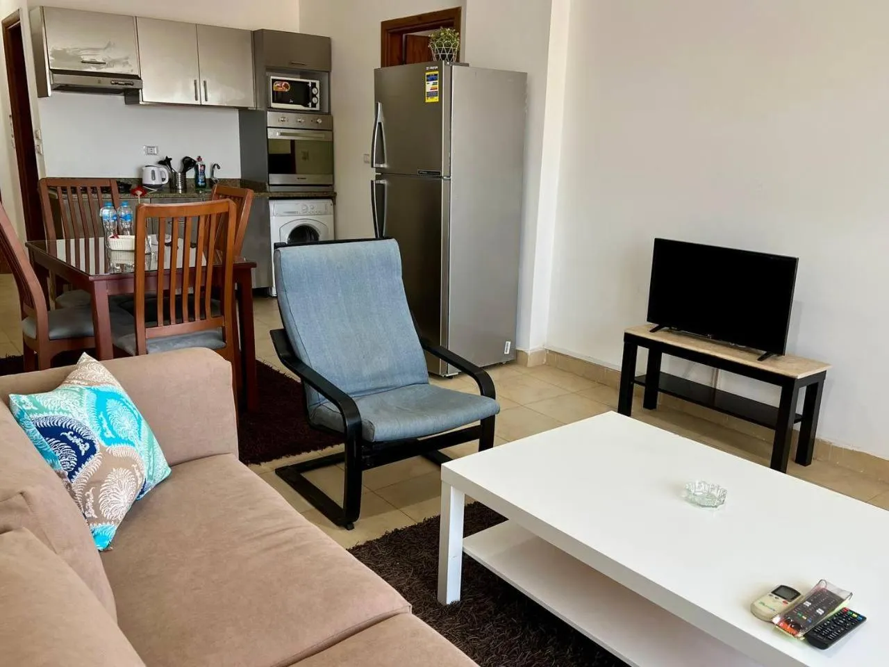 Kitchen or kitchenette in Lilly Apartments