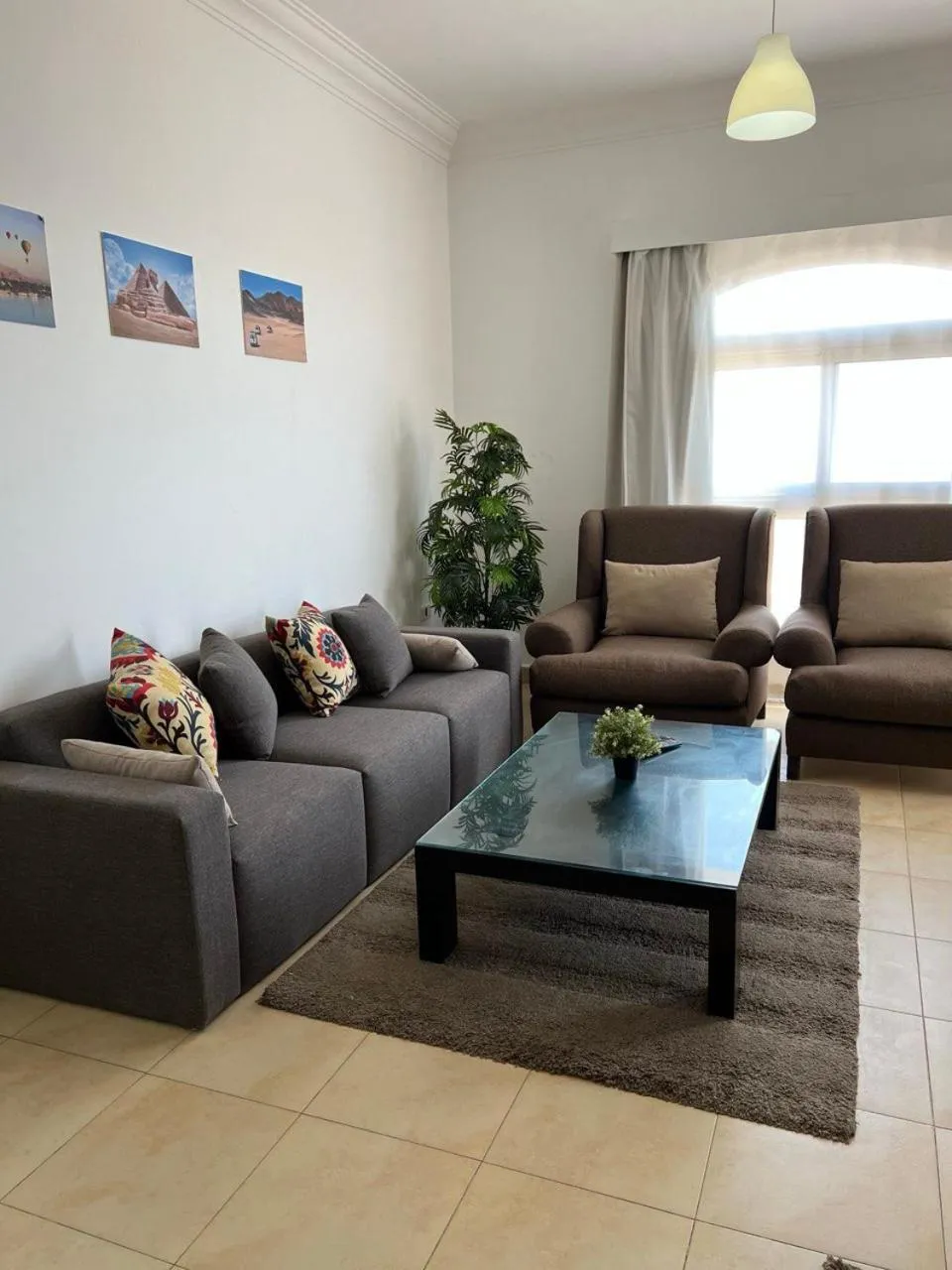 Living room in Lilly Apartments