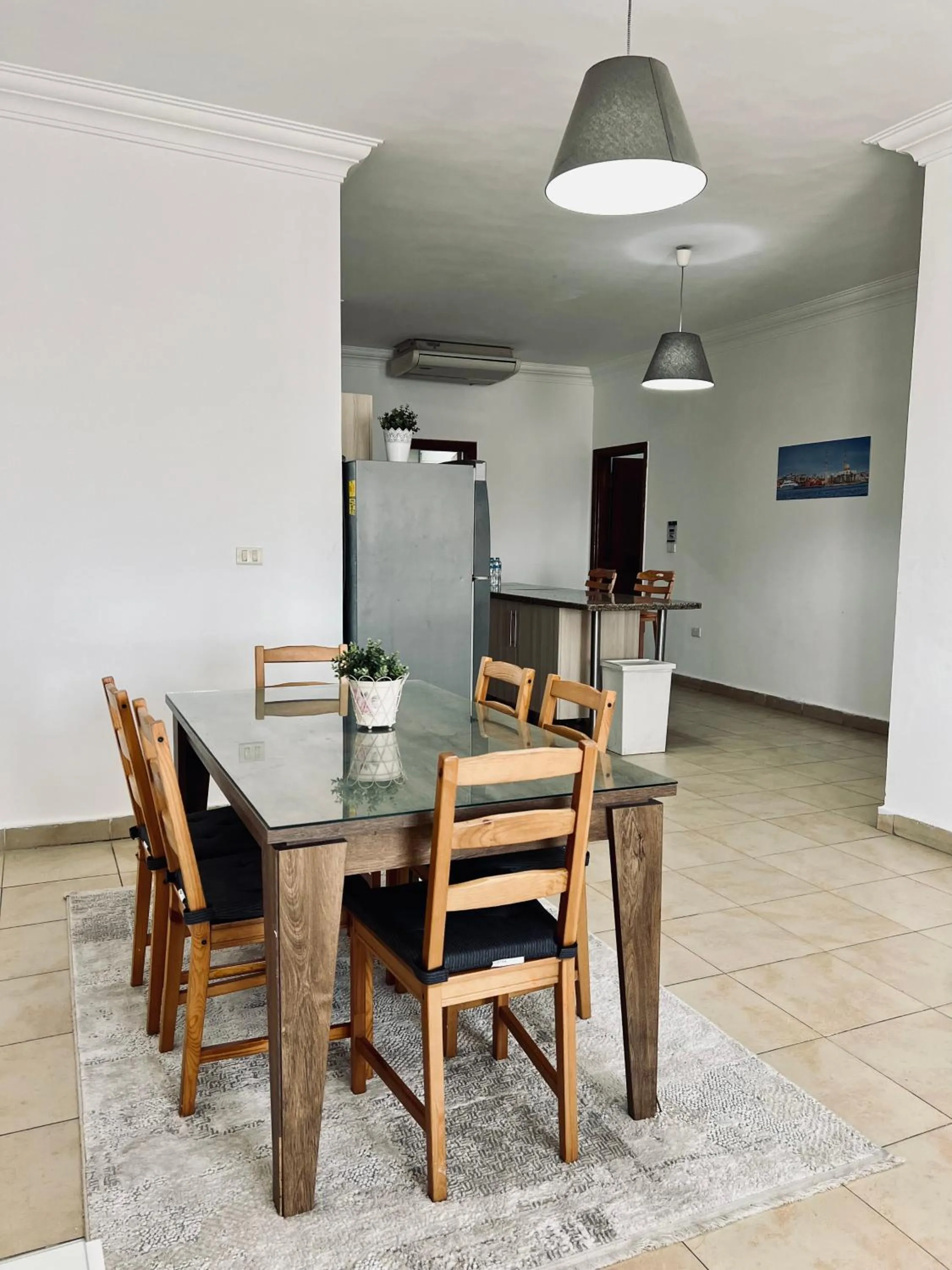 Dining area in Lilly Apartments