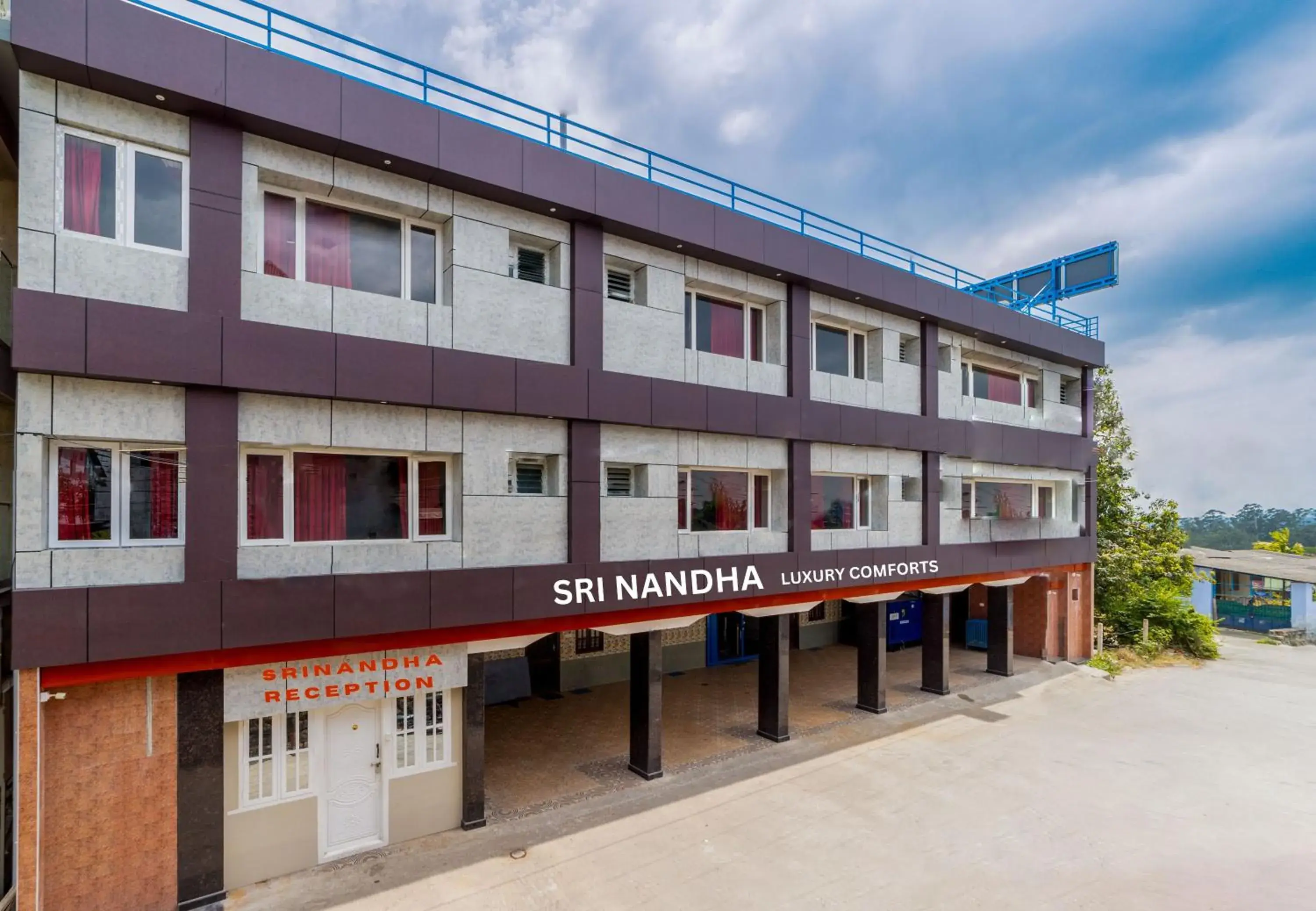 Property building in Sri Nandha Luxury Comforts Property building in Sri Nandha Luxury Comforts