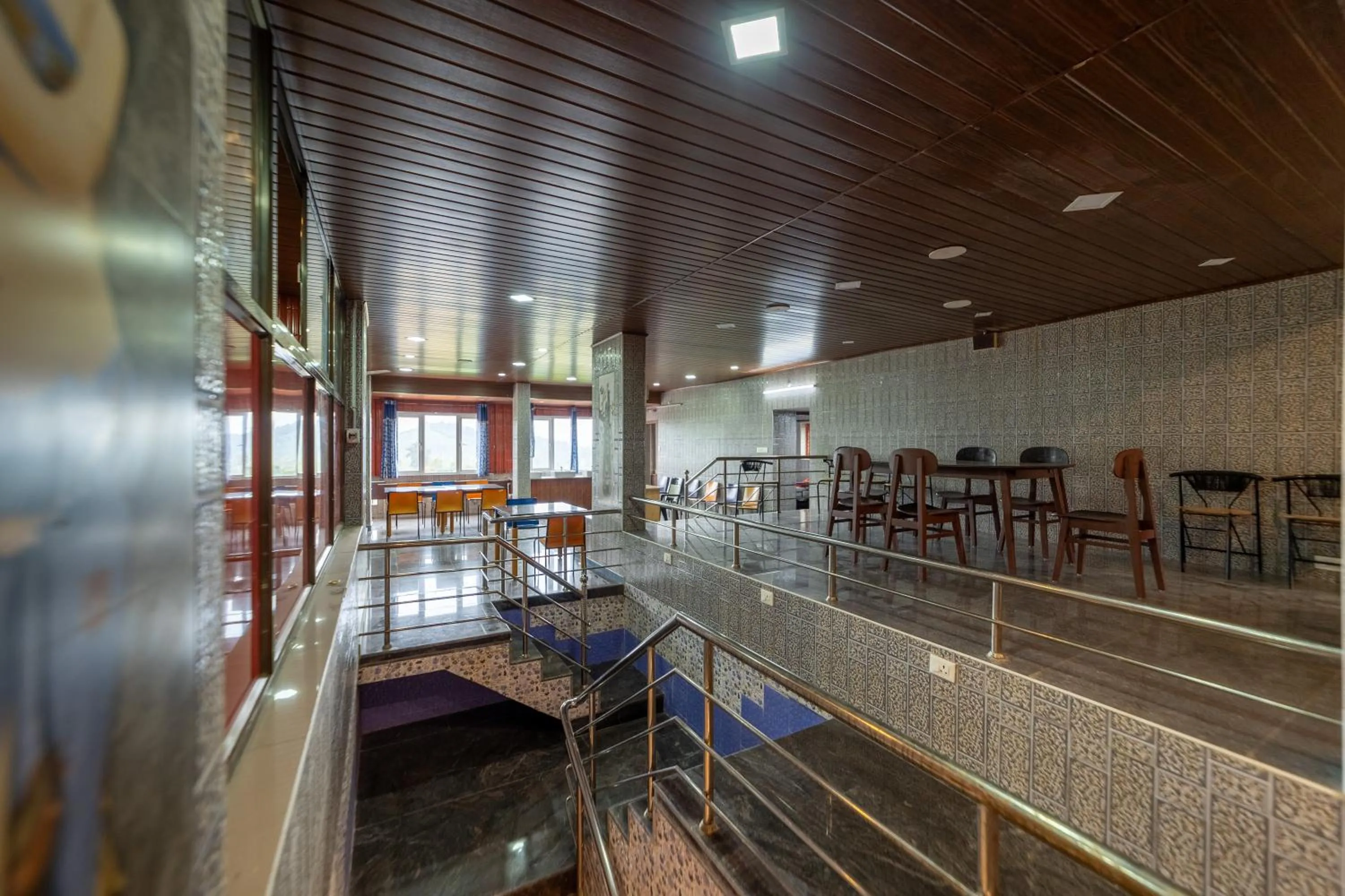 Restaurant/places to eat in Sri Nandha Luxury Comforts