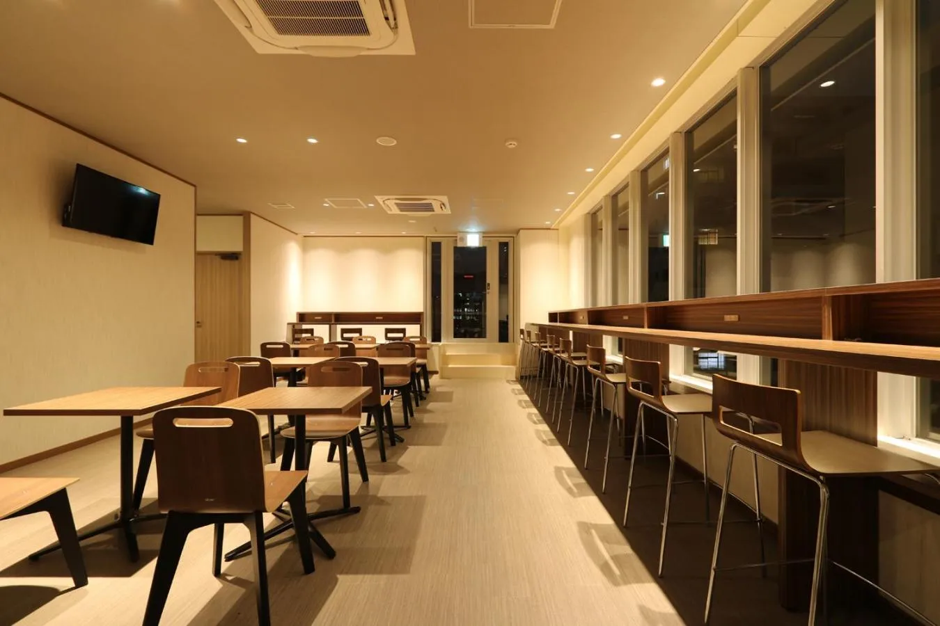 Lounge or bar in Cabin & Capsule Hotel J-SHIP Osaka Namba