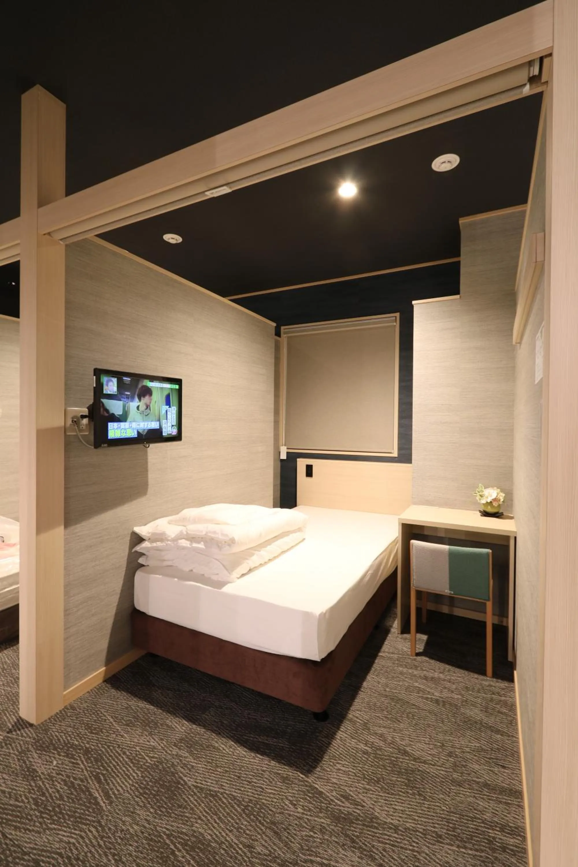 Bedroom, Bed in Cabin & Capsule Hotel J-SHIP Osaka Namba