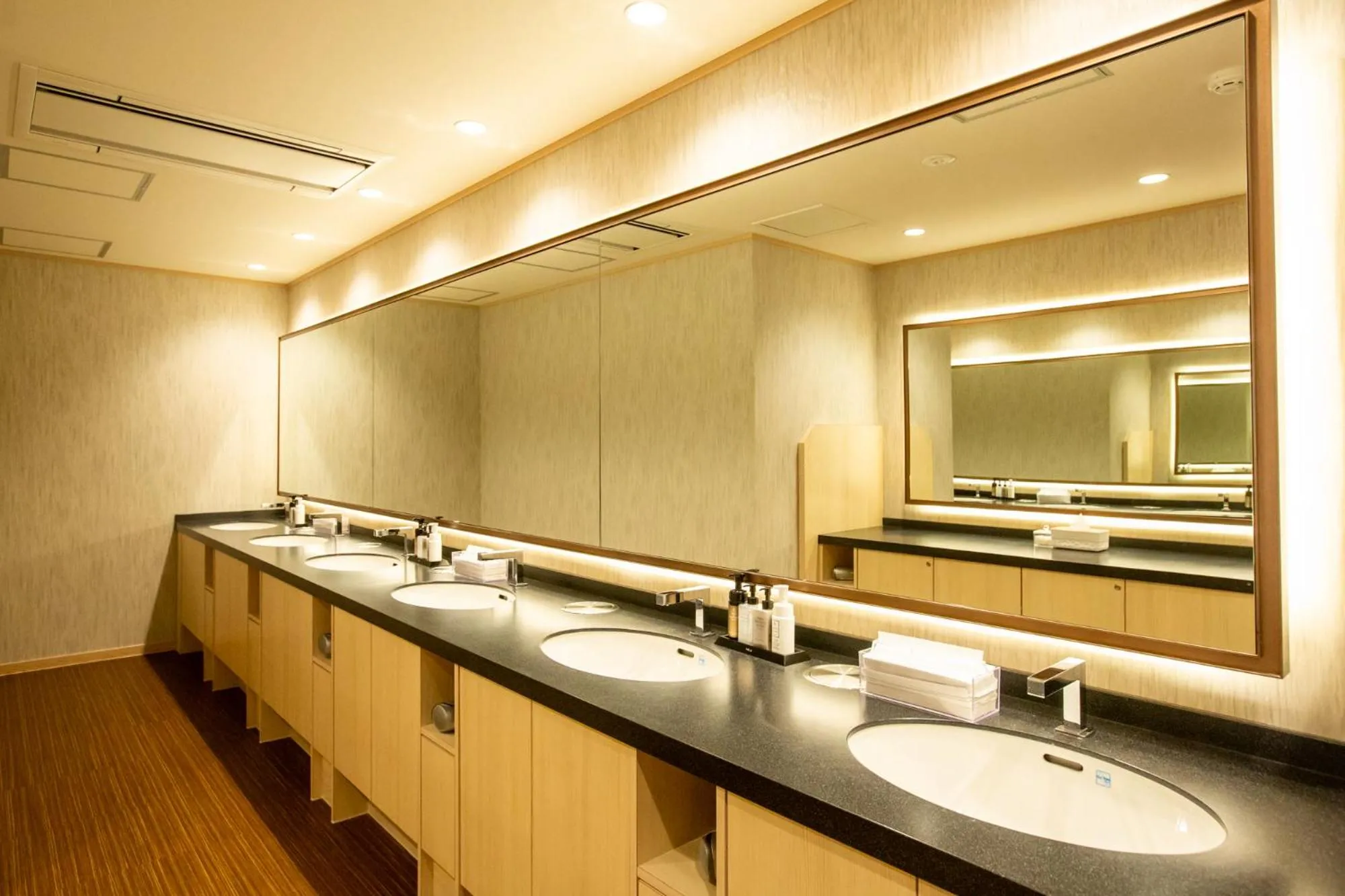 Area and facilities in Cabin & Capsule Hotel J-SHIP Osaka Namba