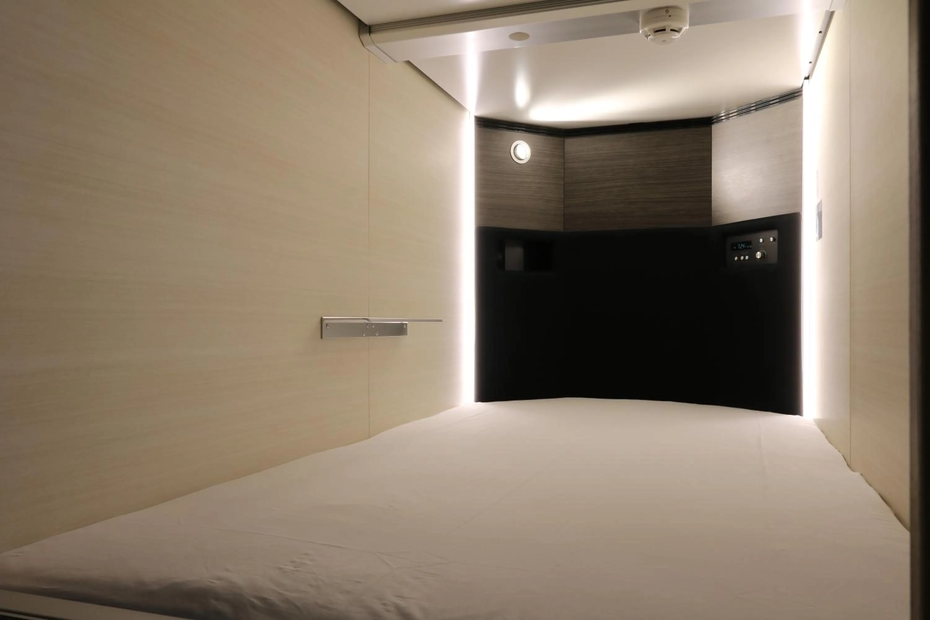 Pets, Bed in Cabin & Capsule Hotel J-SHIP Osaka Namba