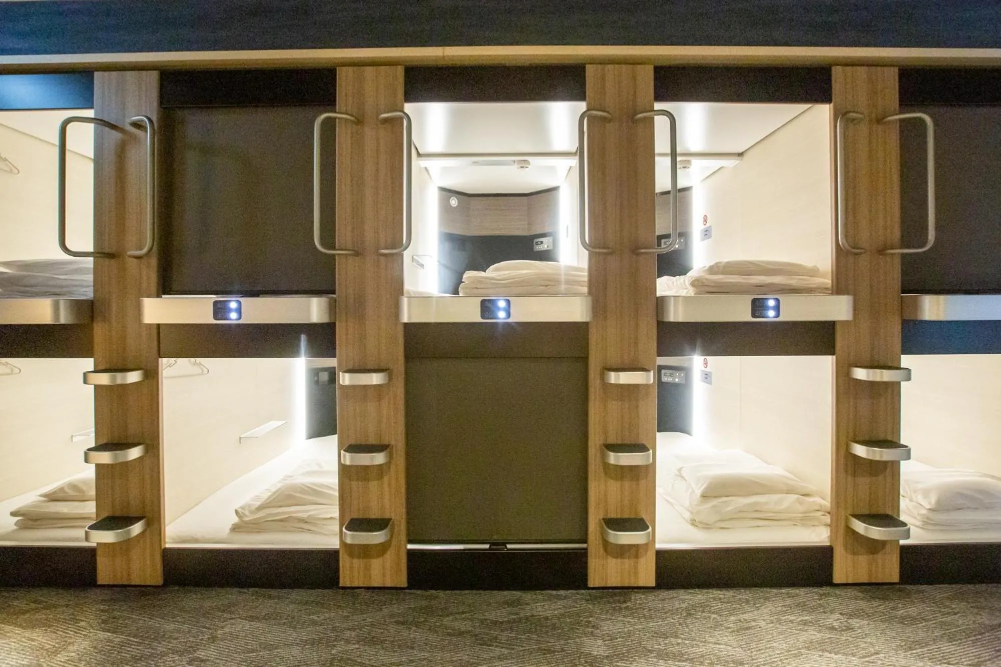 Bedroom, Bed in Cabin & Capsule Hotel J-SHIP Osaka Namba