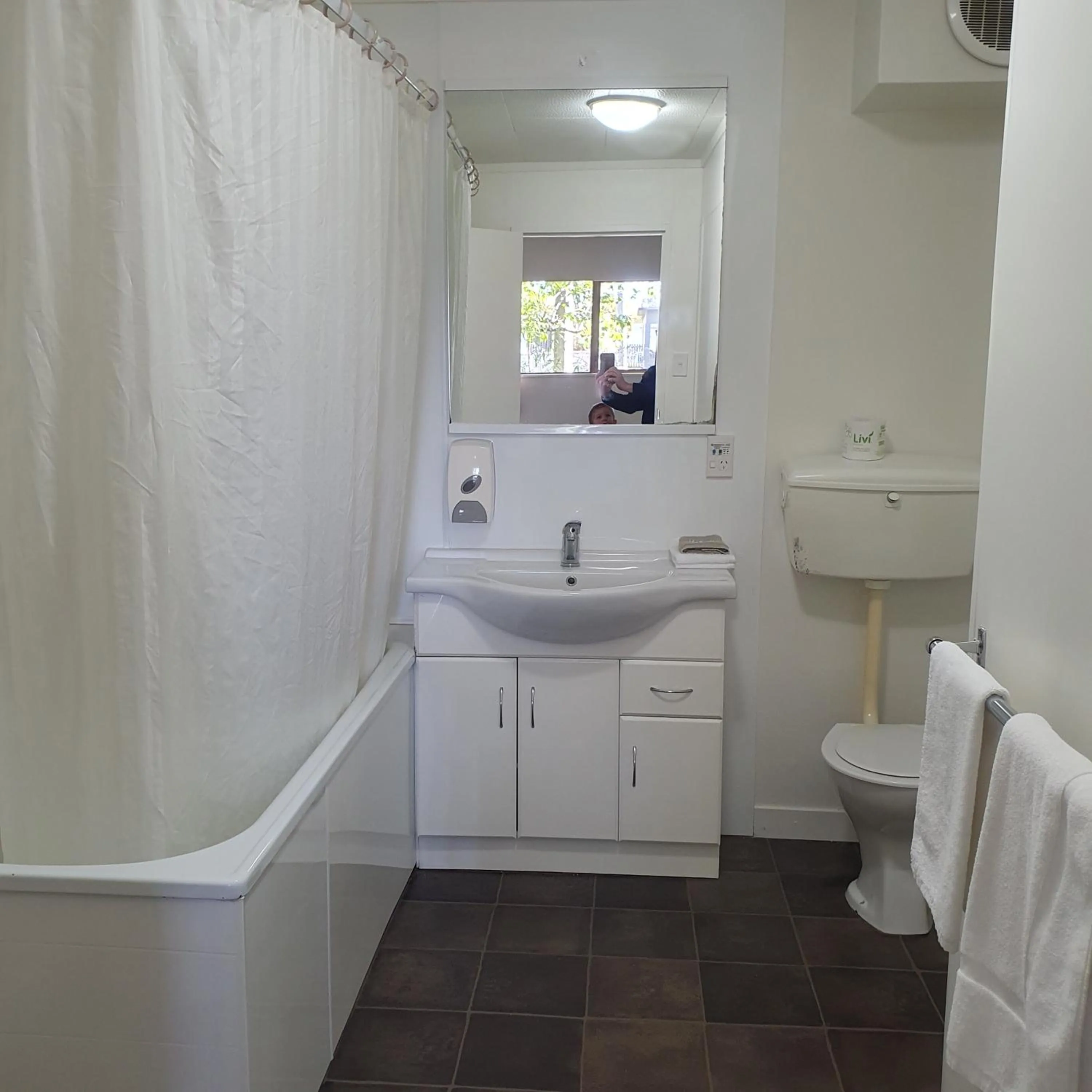 Toilet in Ohakune Court Motel