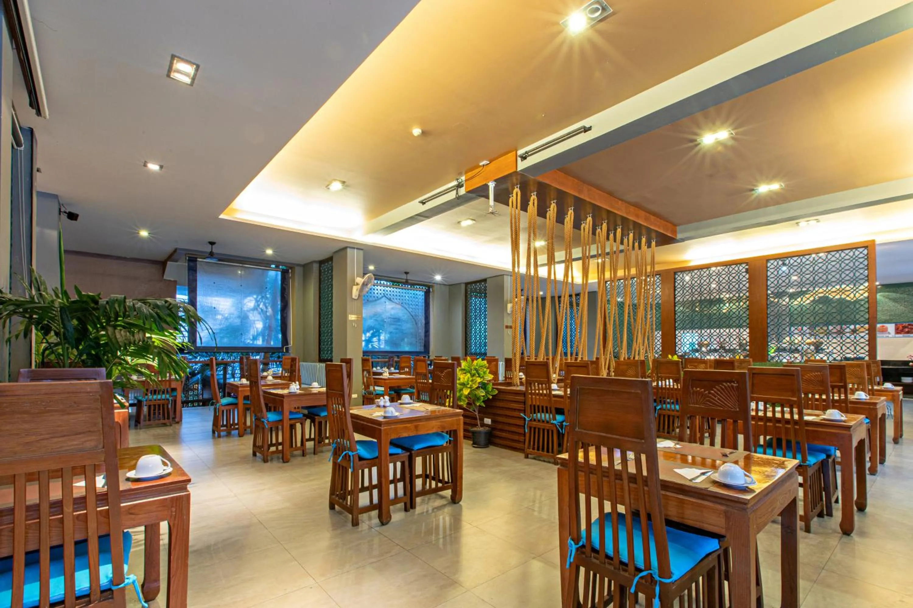 Restaurant/places to eat in Rawai Palm Beach Resort - SHA Extra Plus