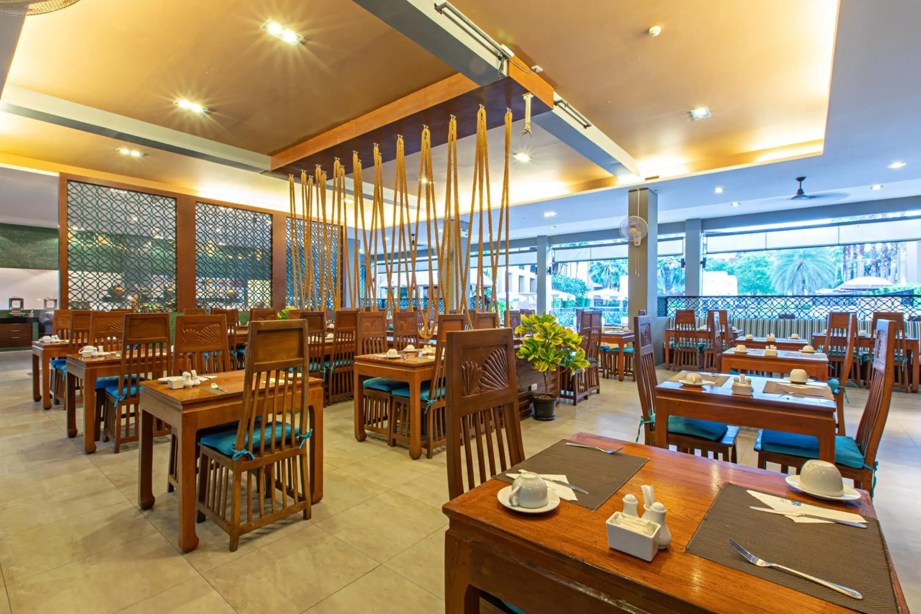 Restaurant/places to eat in Rawai Palm Beach Resort - SHA Extra Plus Restaurant/places to eat in Rawai Palm Beach Resort - SHA Extra Plus
