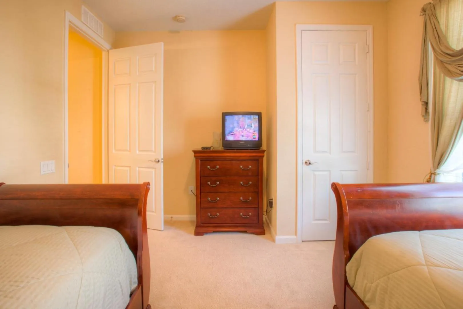 Other, Bed in Lovely Third-Floor Vista Cay Resort Condo