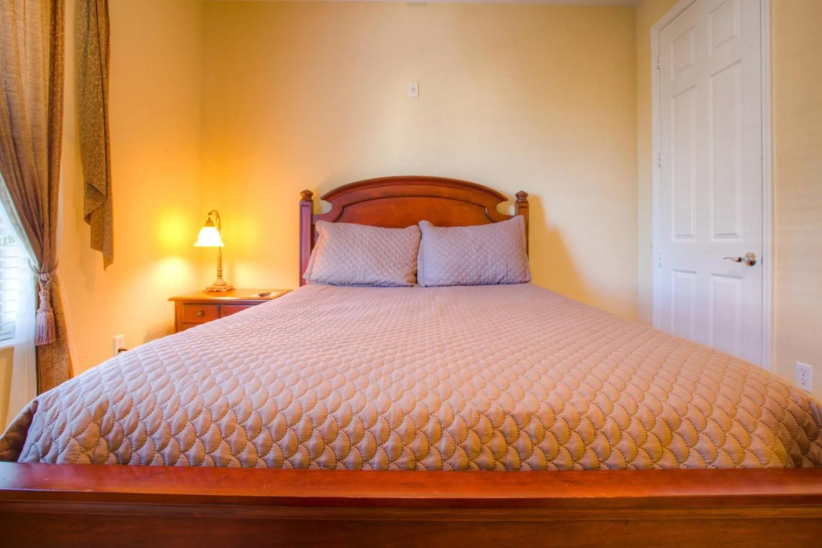 Other, Bed in Lovely Third-Floor Vista Cay Resort Condo