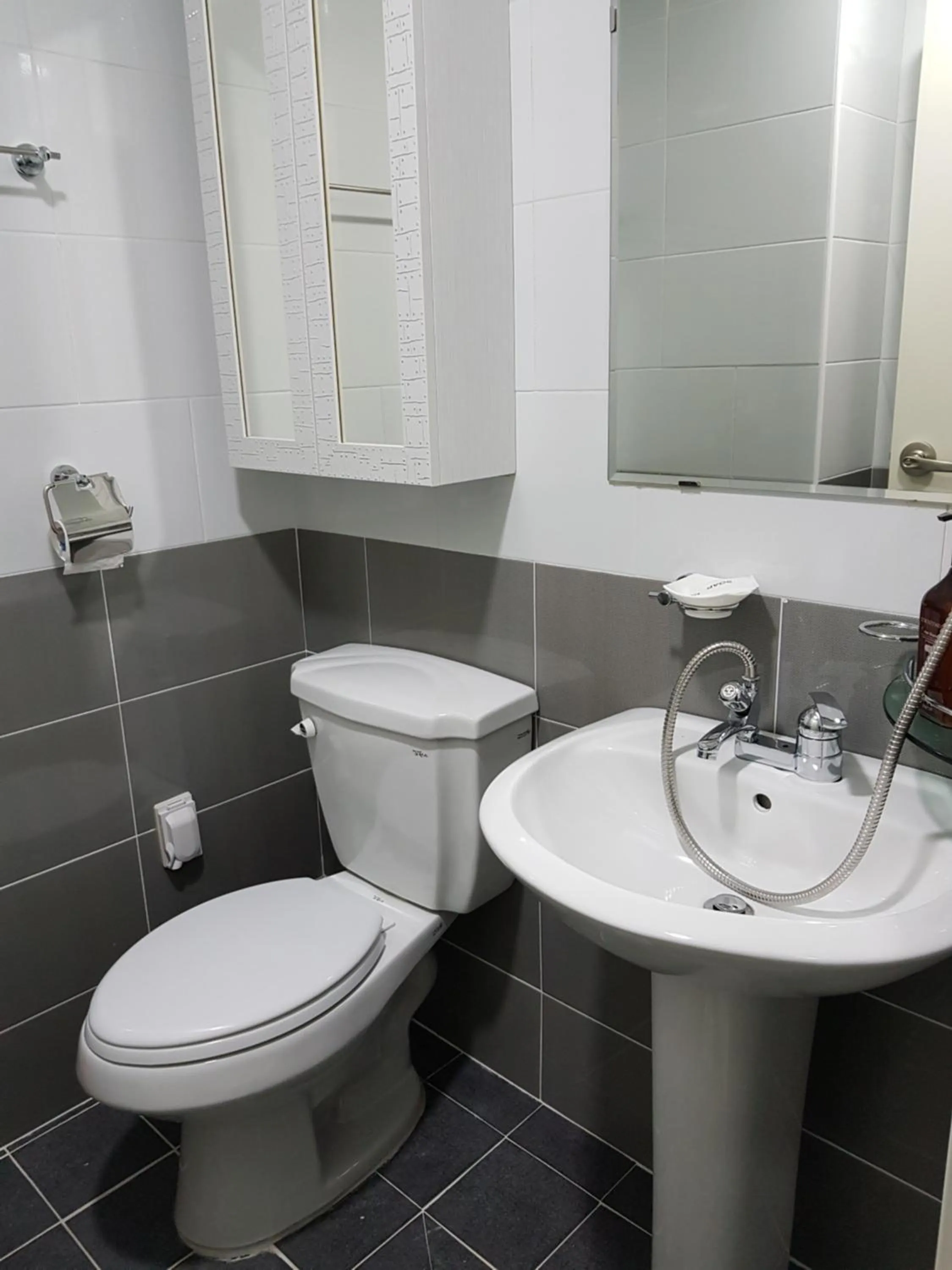 Bathroom in Maison de Geoje