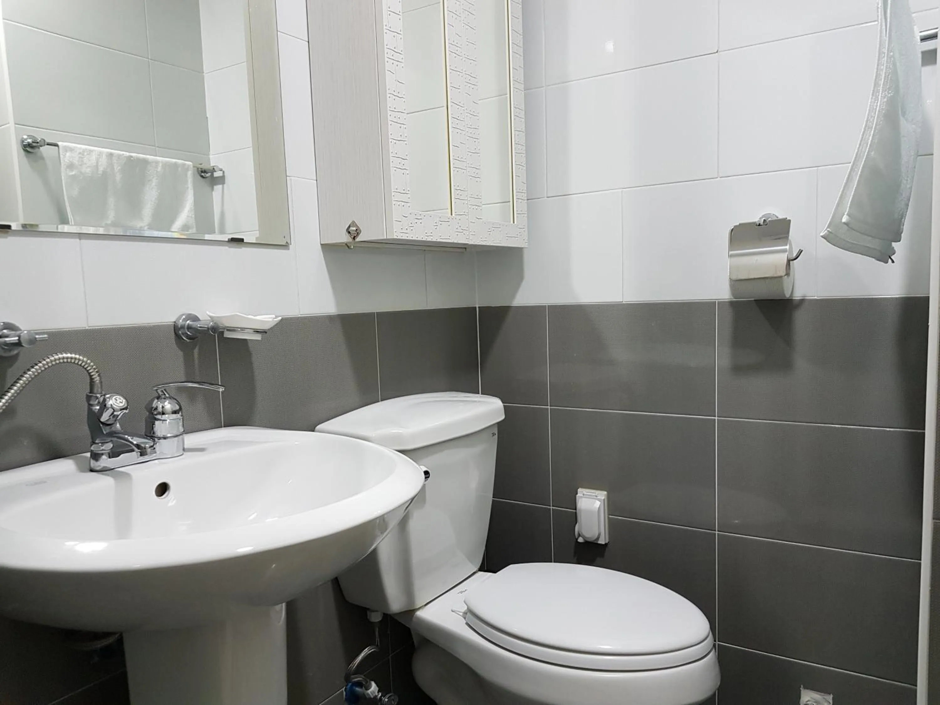 Bathroom in Maison de Geoje