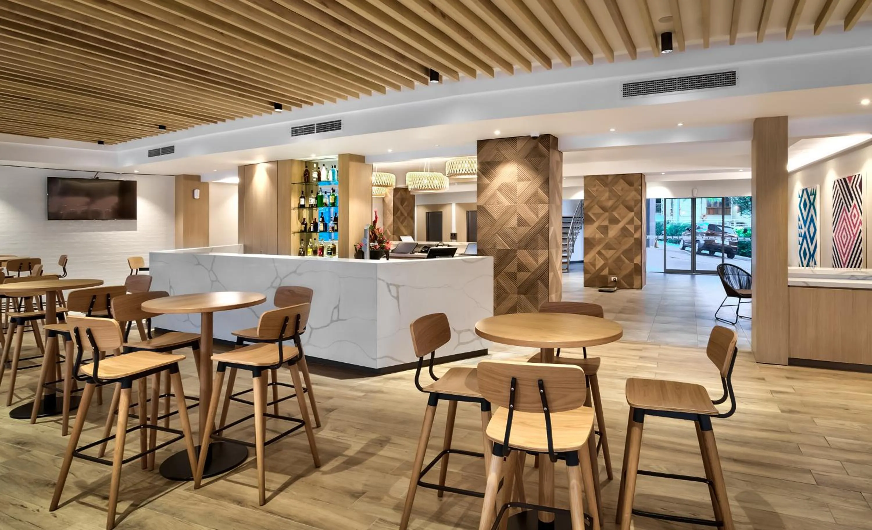 Restaurant/places to eat in Tanoa Plaza Hotel