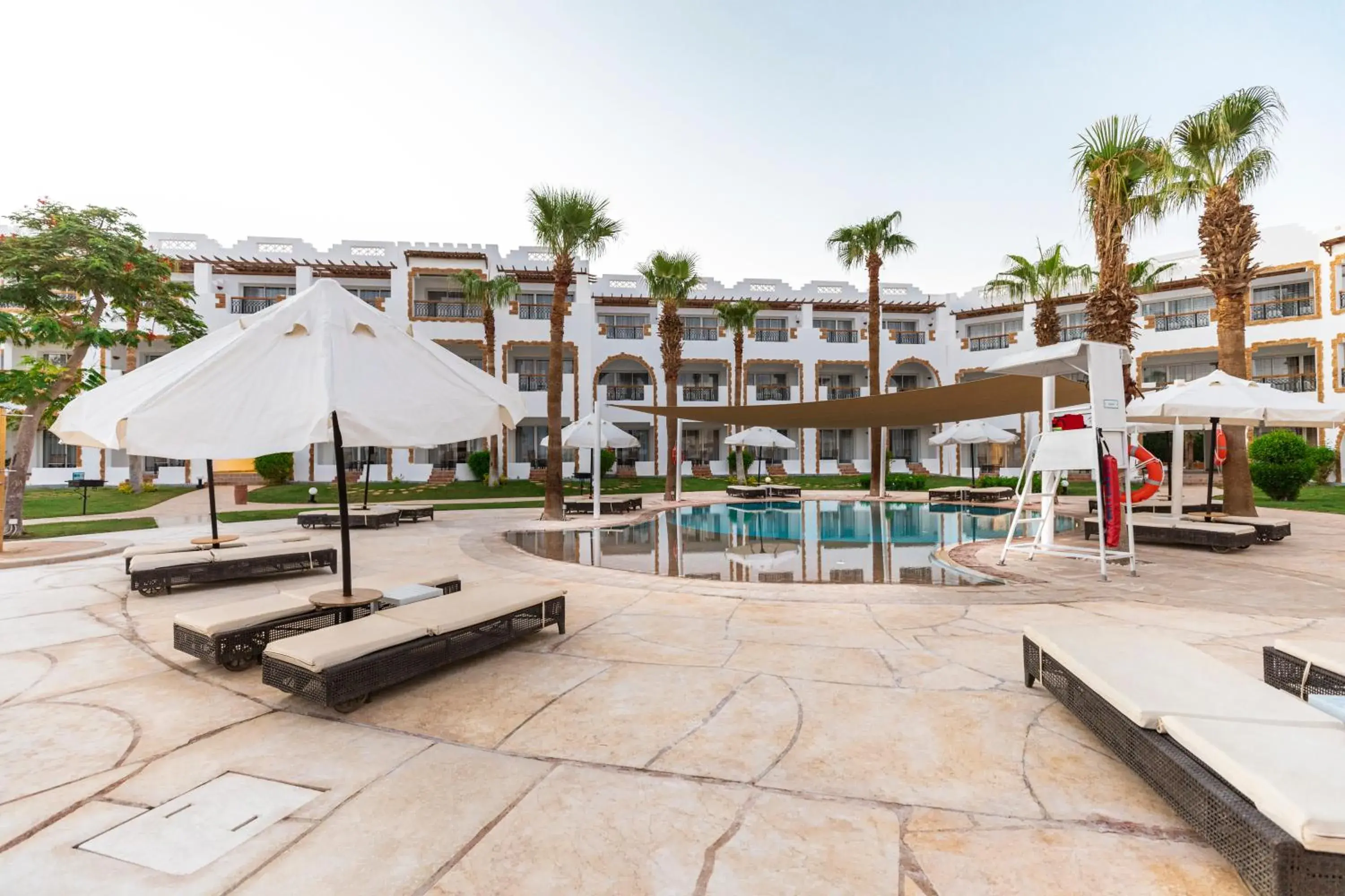 Swimming pool in Sunrise Remal Resort Swimming pool in Sunrise Remal Resort