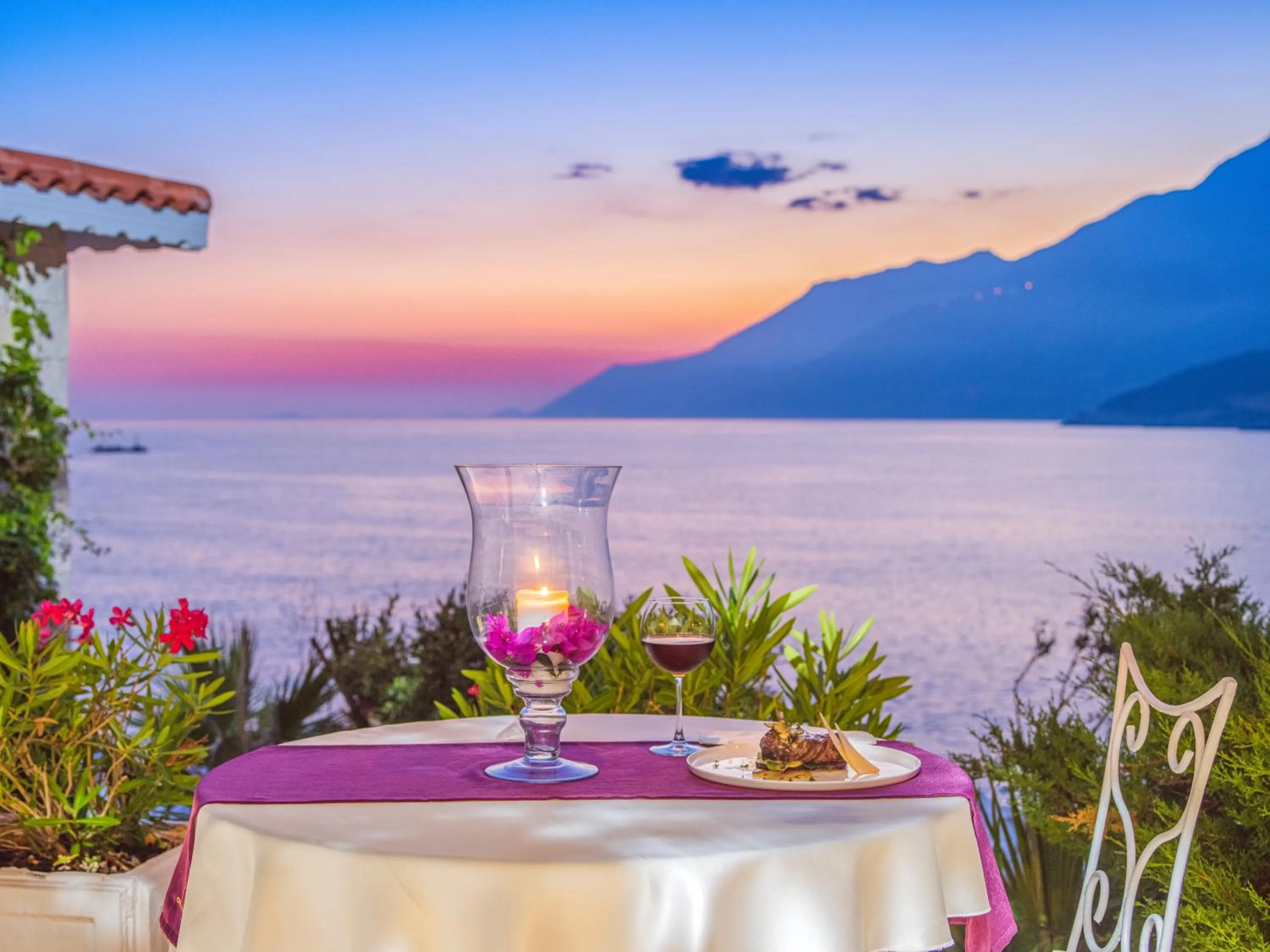 Dining area in Lukka Exclusive Hotel – Adult Only +12