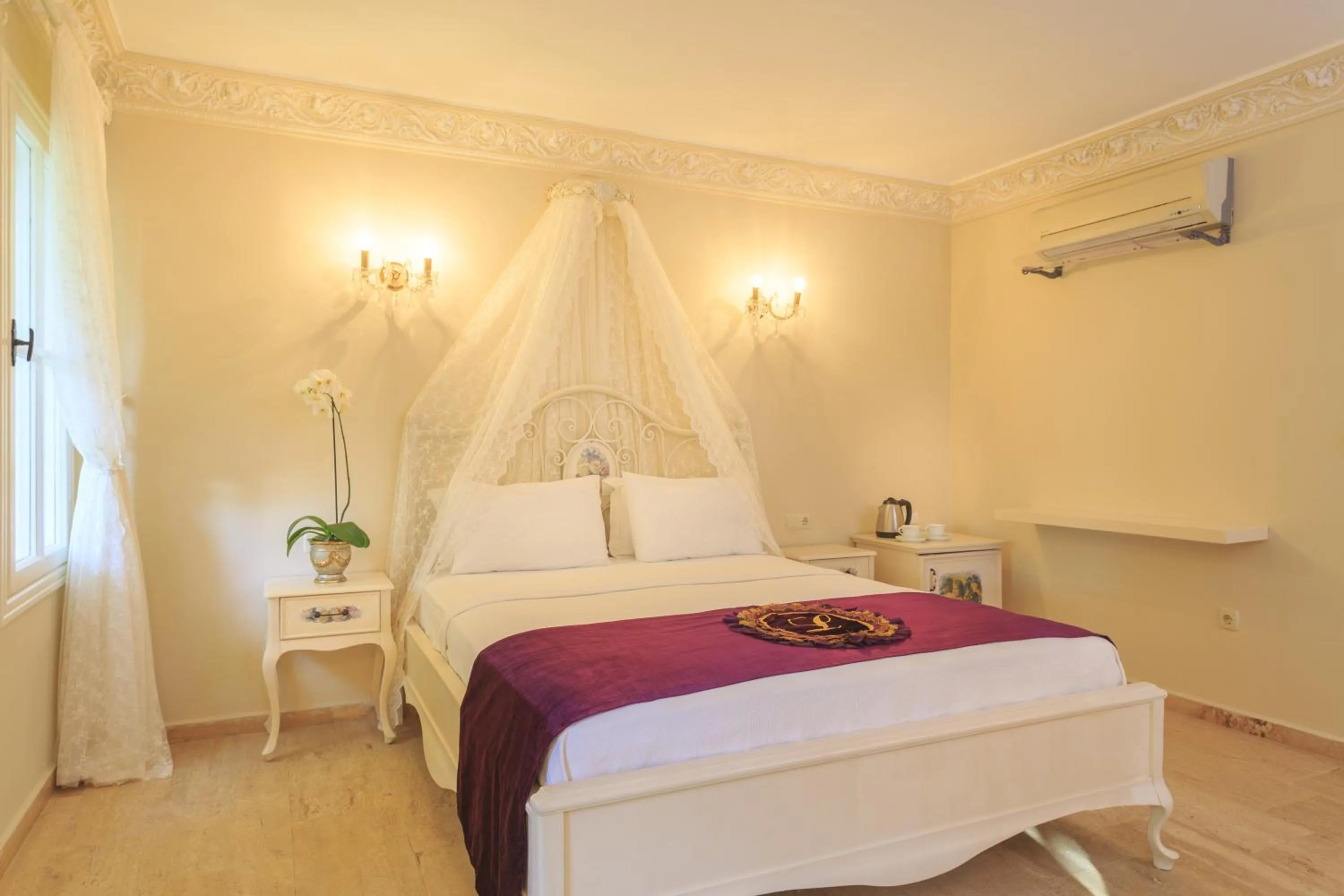 Bed in Lukka Exclusive Hotel – Adult Only +12