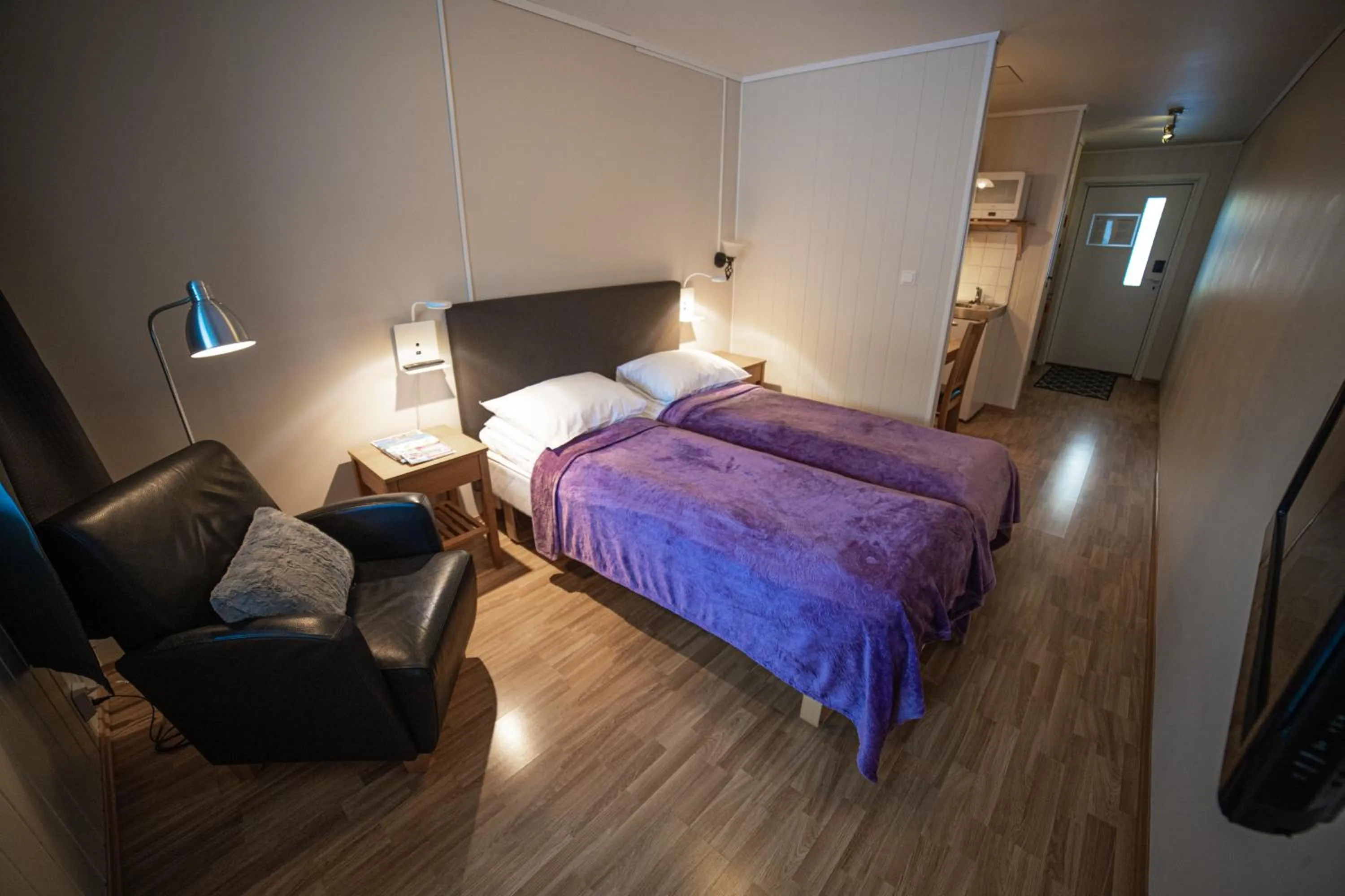 Bed in Førde Gjestehus og Camping