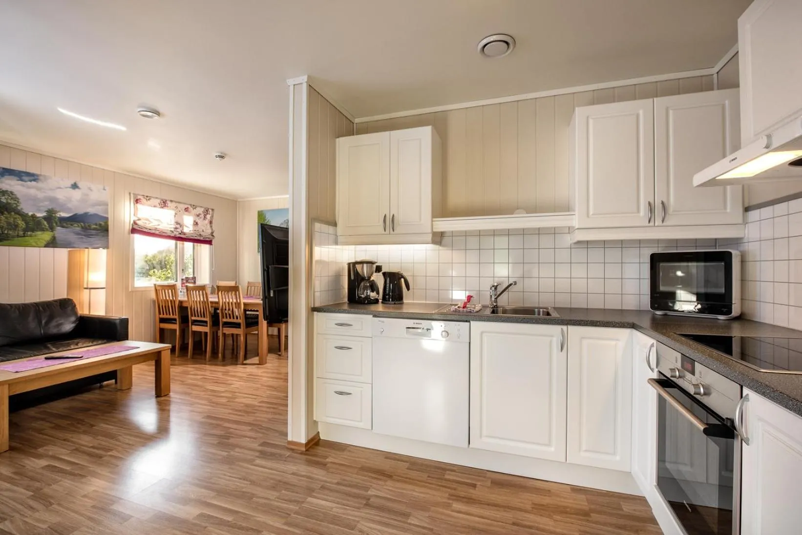 Kitchen or kitchenette in Førde Gjestehus og Camping