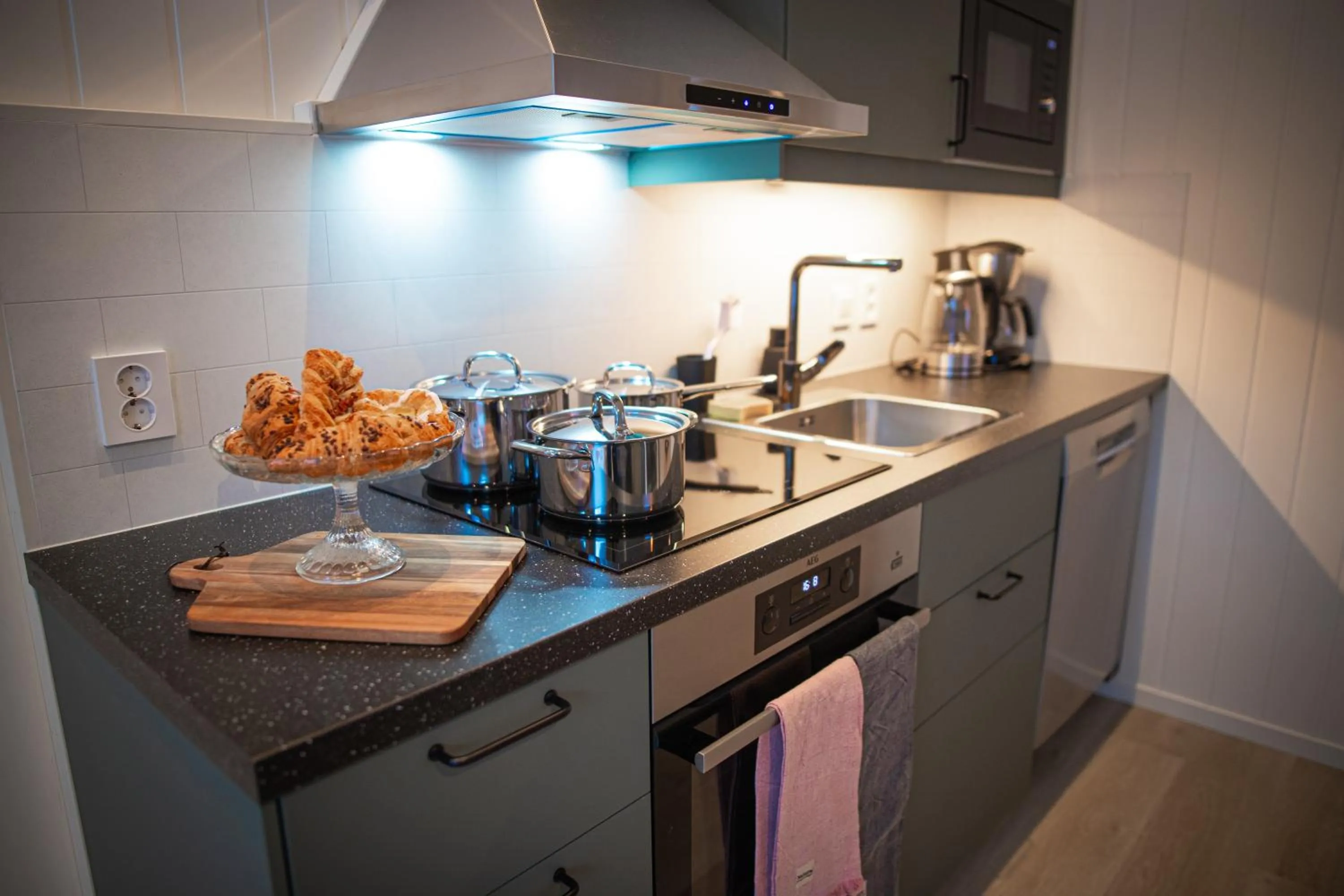 Kitchen or kitchenette in Førde Gjestehus og Camping