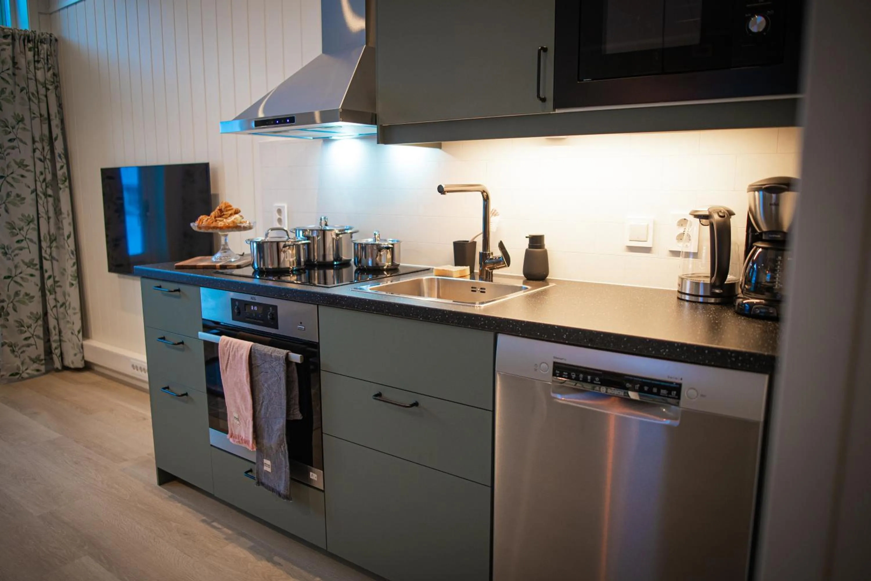 Kitchen or kitchenette in Førde Gjestehus og Camping