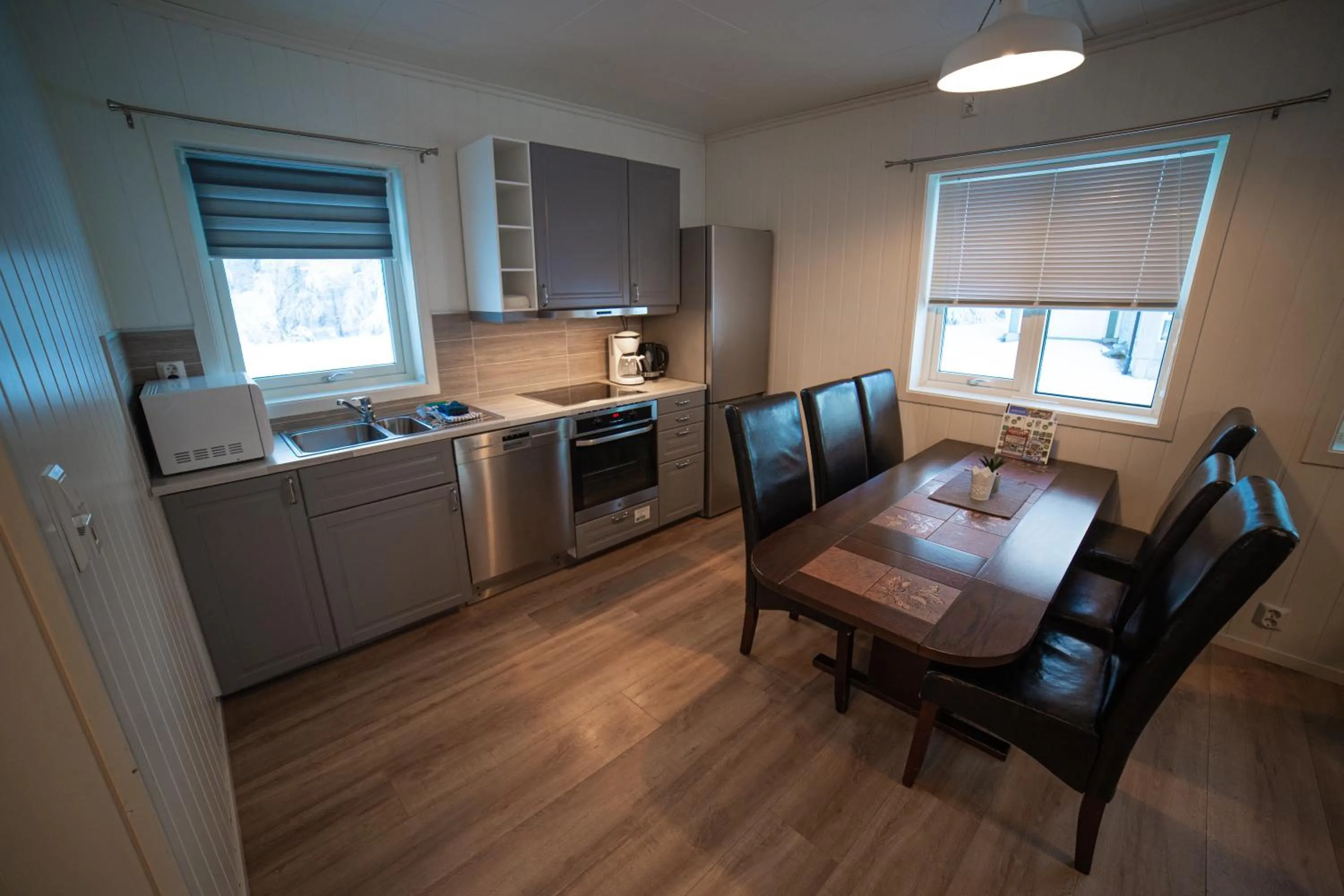 Kitchen or kitchenette in Førde Gjestehus og Camping