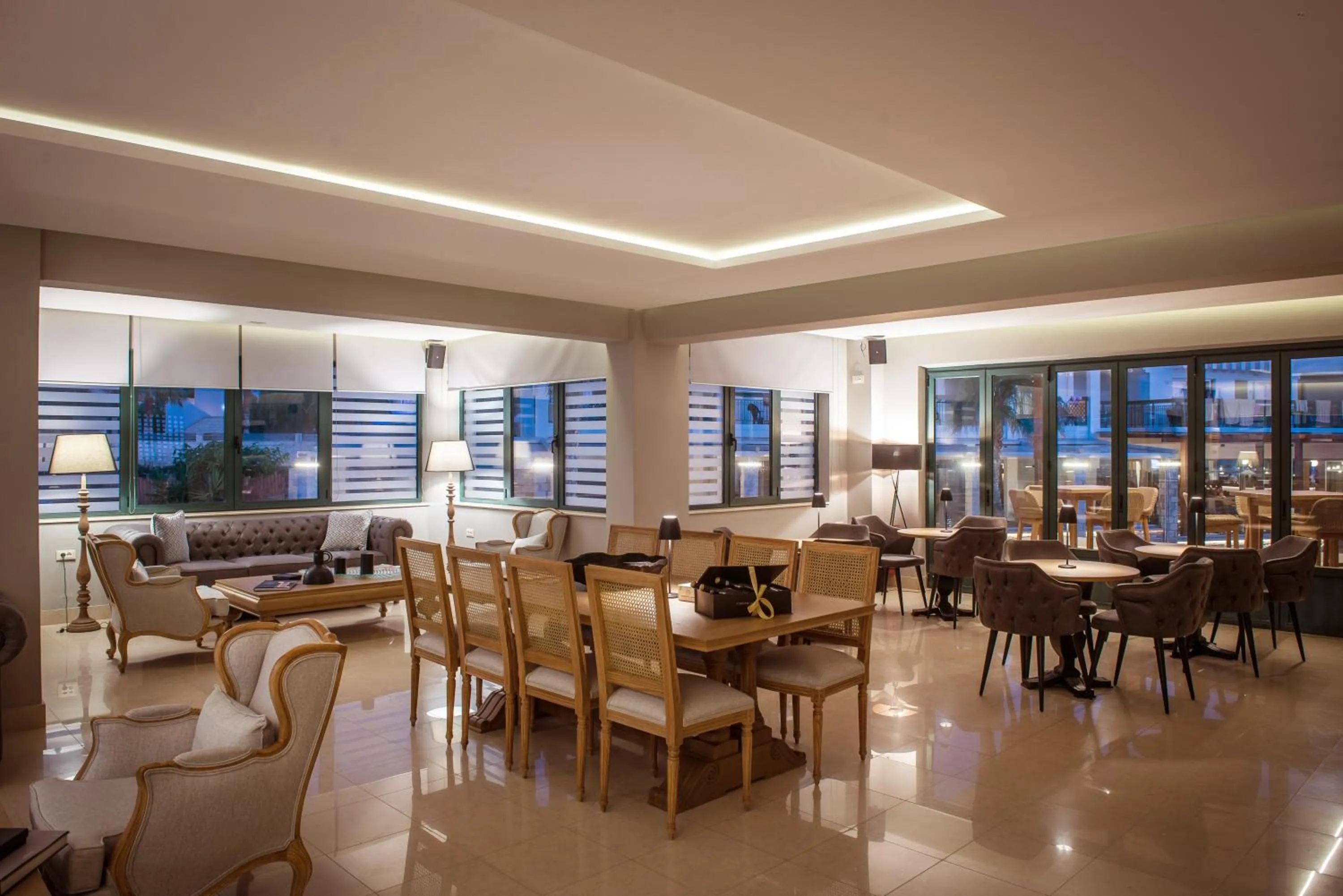 Lounge or bar in Gouves Waterpark Holiday Resort