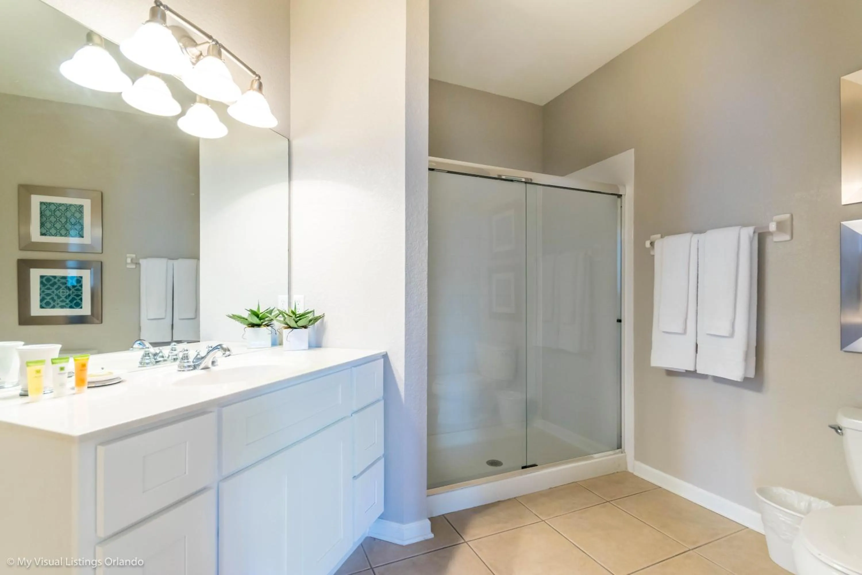 Spacious Condo Near Convention Ctr & I-Drive, Pool