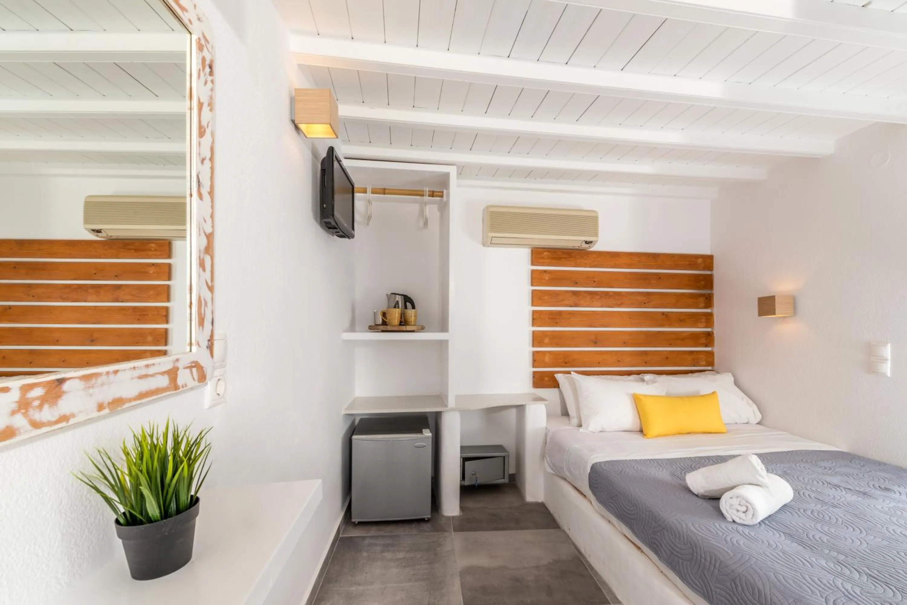 Decorative detail, Bed in Orpheas Rooms