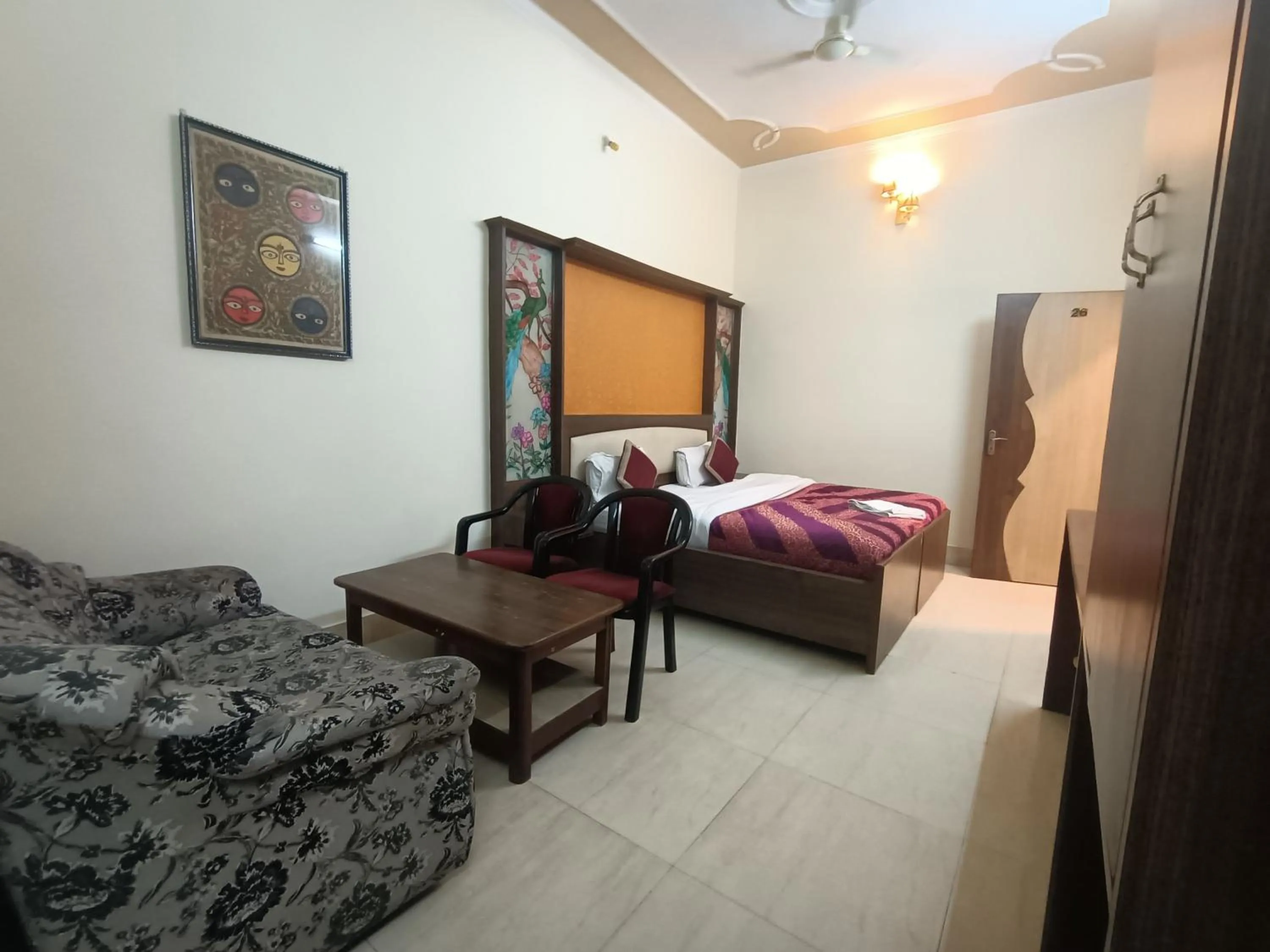 Bed in Hotel Midtown