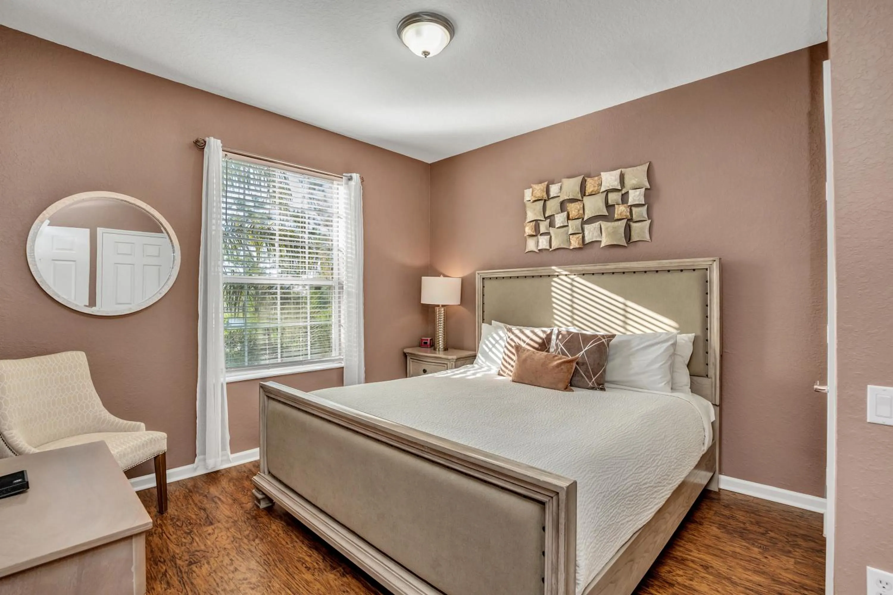 Bed in Newly Updated Condo w Scenic Resort View