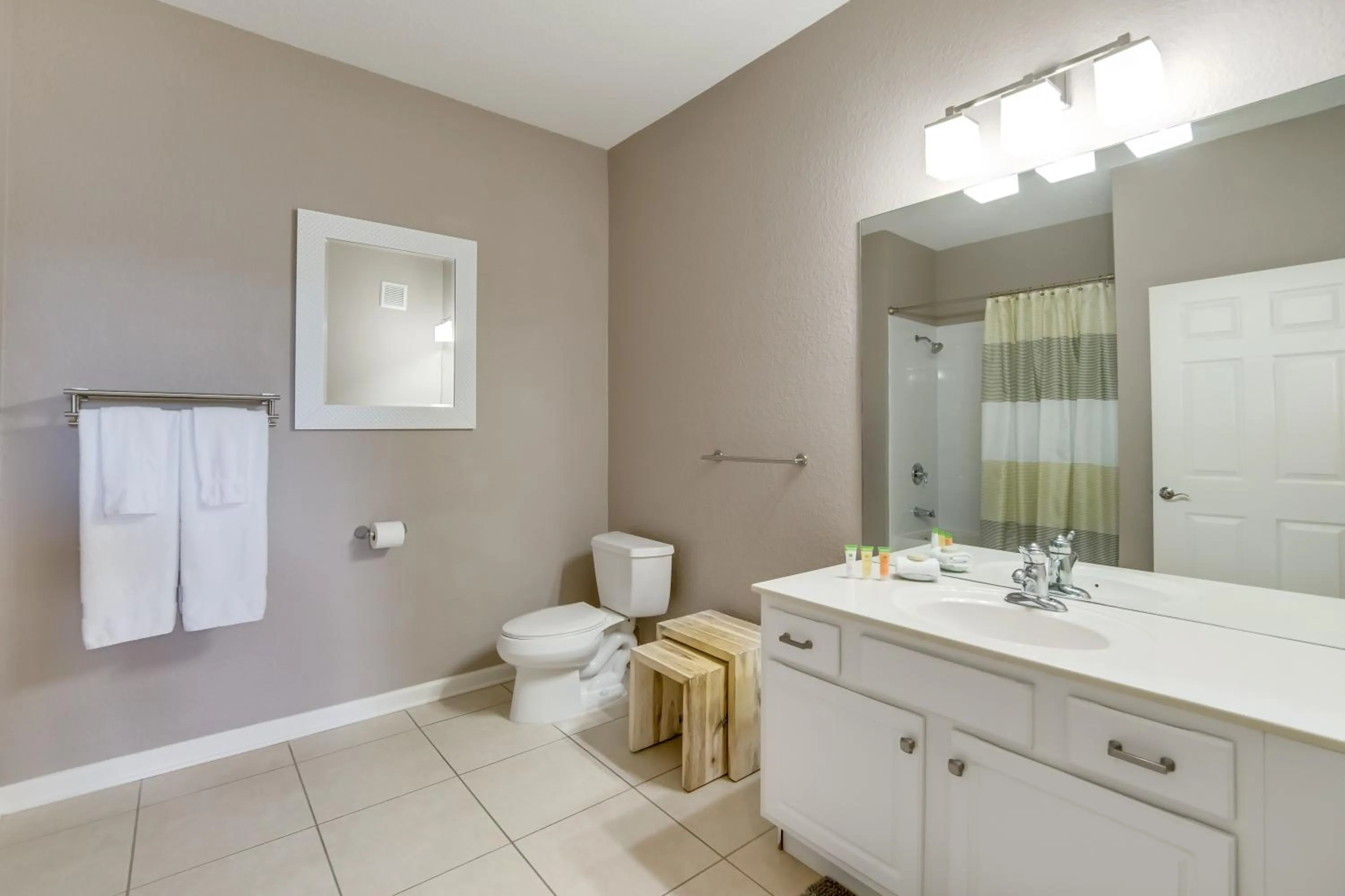 Newly Updated Condo w Scenic Resort View