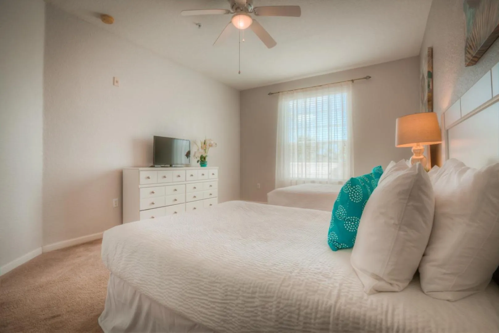Bed in Beautiful LAKEVIEW Deluxe Condo Near Theme Parks