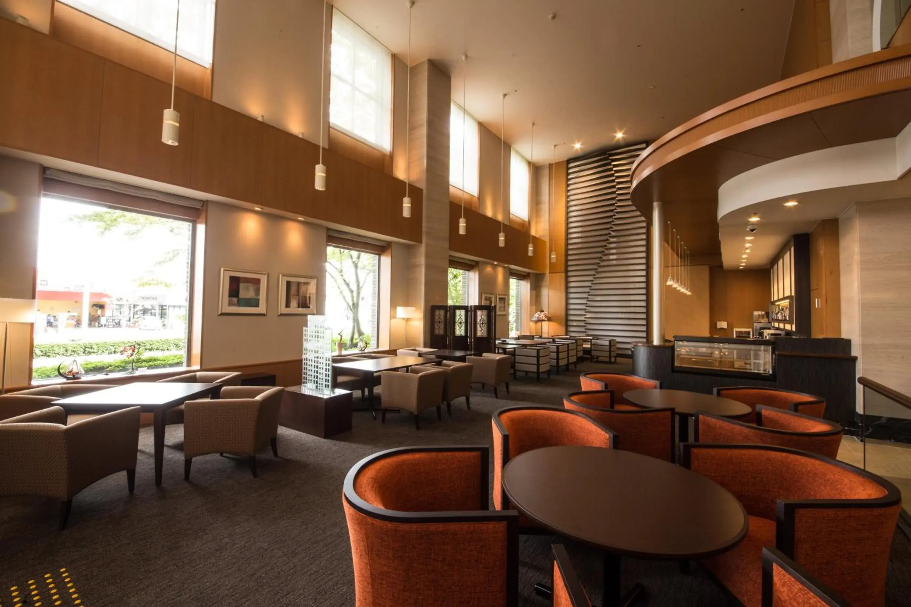 Lounge or bar in ANA Crowne Plaza Yonago by IHG Lounge or bar in ANA Crowne Plaza Yonago by IHG