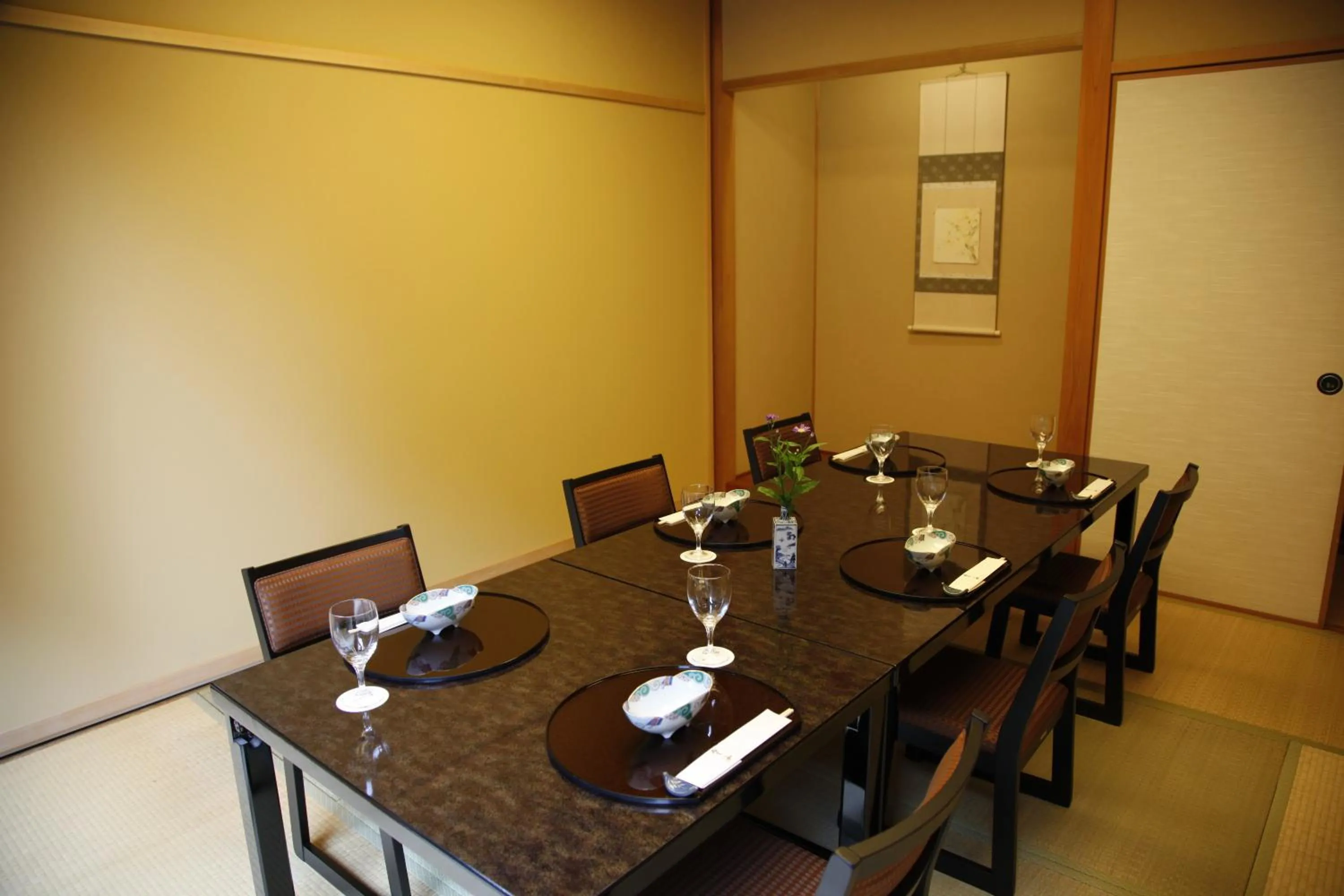 Restaurant/places to eat in ANA Crowne Plaza Yonago by IHG