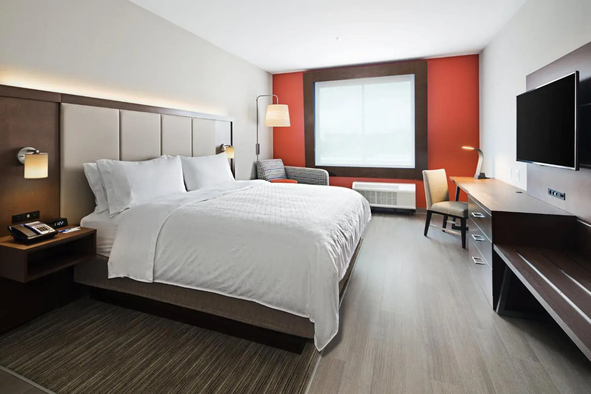 Standard King Room in Holiday Inn Express & Suites Lubbock Central - Univ Area by IHG Standard King Room in Holiday Inn Express & Suites Lubbock Central - Univ Area by IHG