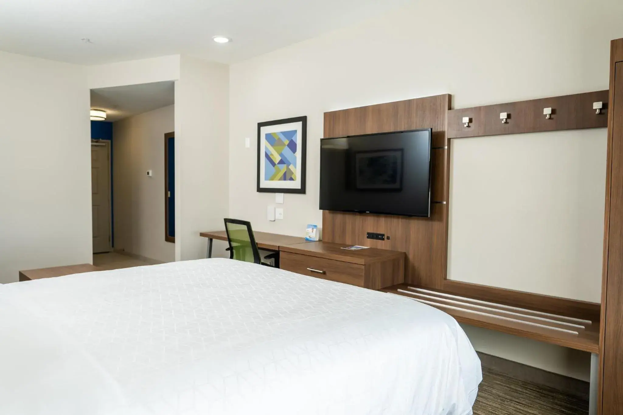 King Room - Hearing Accessible in Holiday Inn Express & Suites Lubbock Central - Univ Area by IHG King Room - Hearing Accessible in Holiday Inn Express & Suites Lubbock Central - Univ Area by IHG