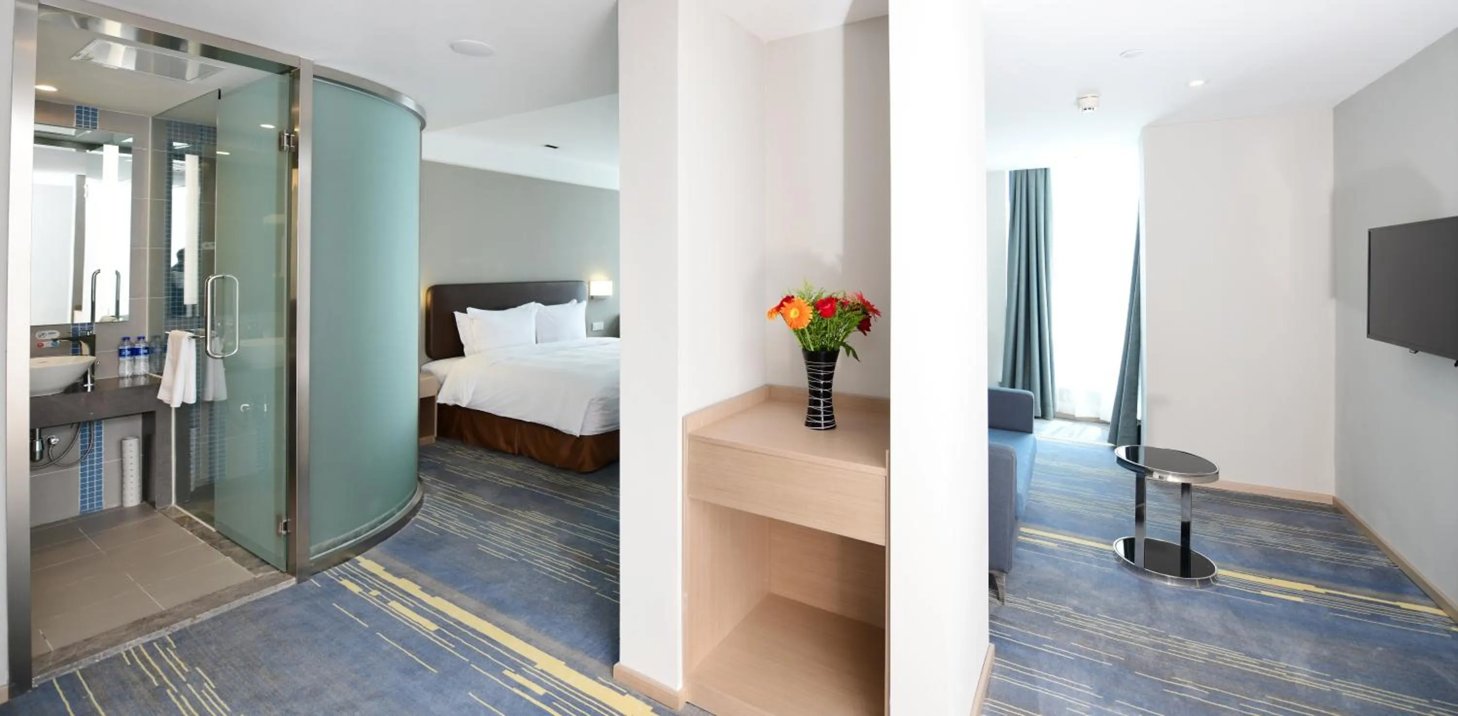 Photo of the whole room, Bed in Holiday Inn Express Changchun High-Tech Zone by IHG