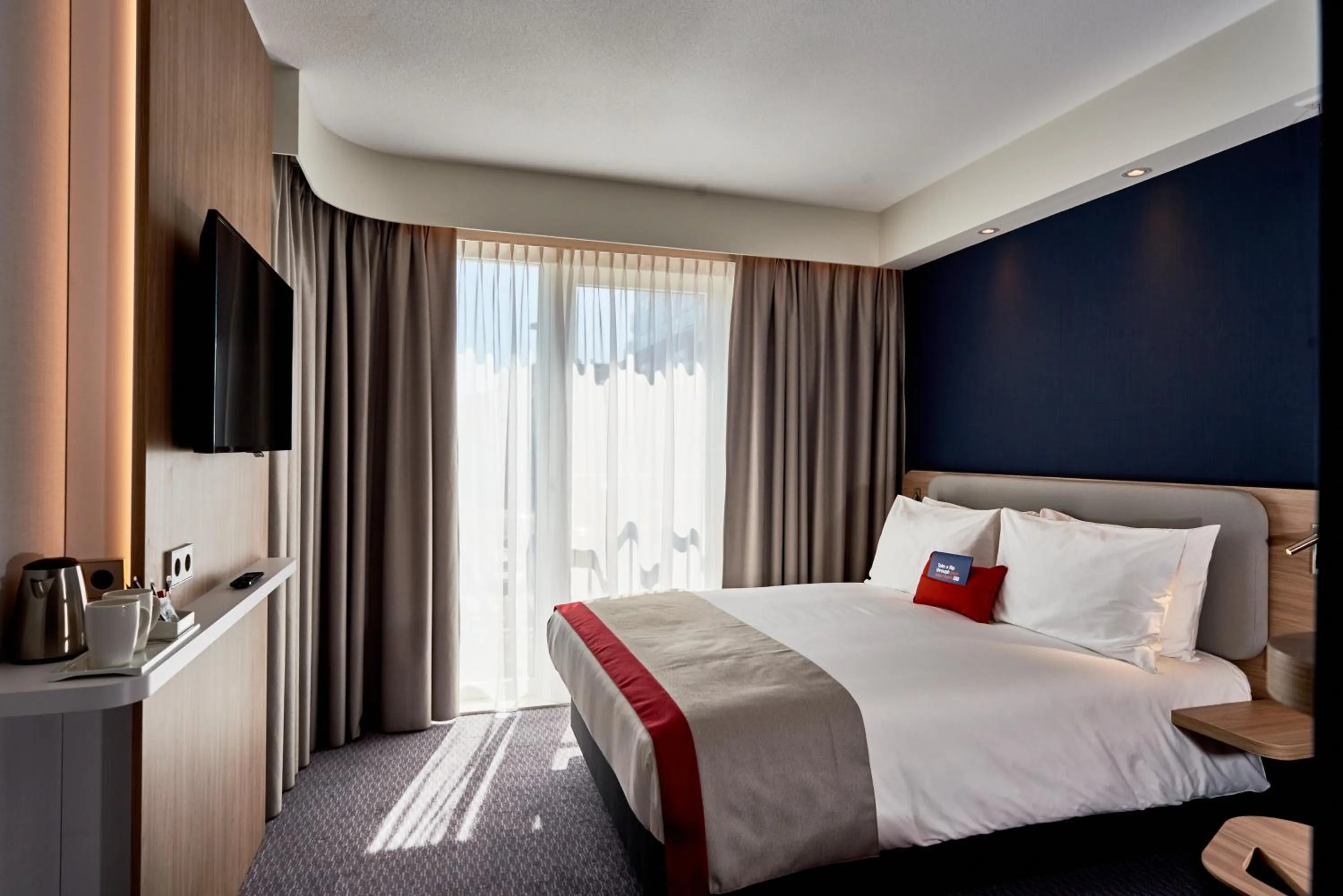 TV and multimedia, Bed in Holiday Inn Express Amsterdam - City Hall by IHG