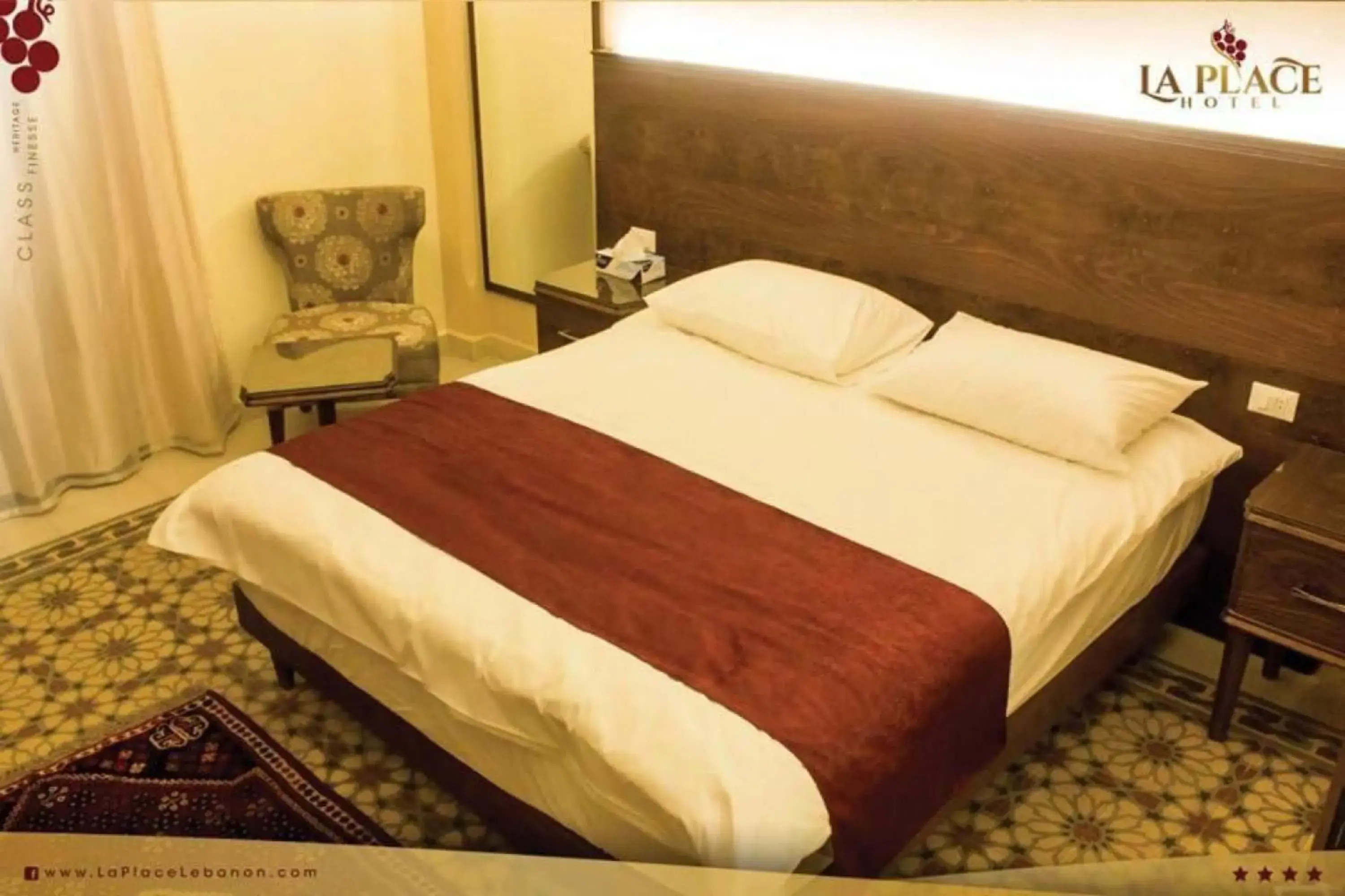 Large Single Room in La Place Hotel Large Single Room in La Place Hotel