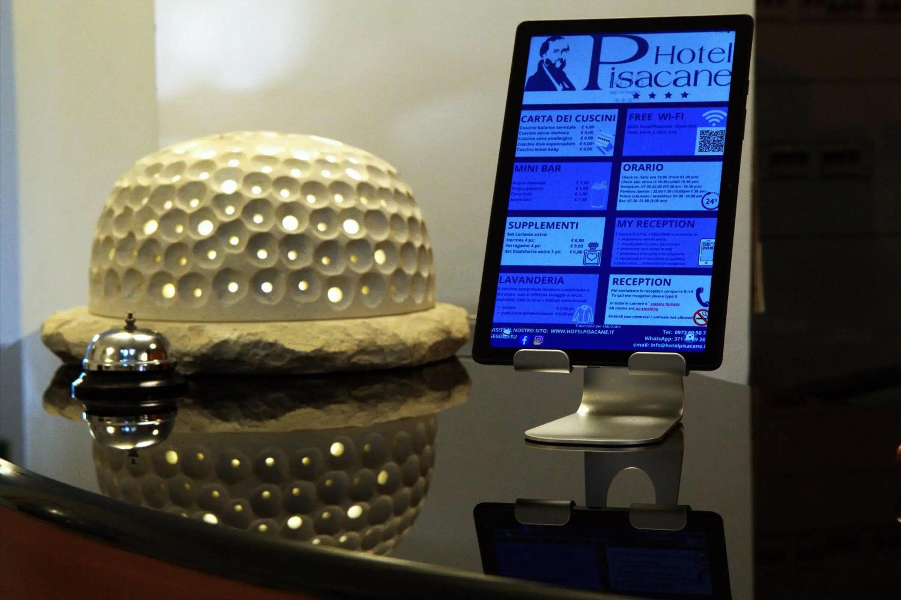 Lobby or reception in Hotel Pisacane Lobby or reception in Hotel Pisacane