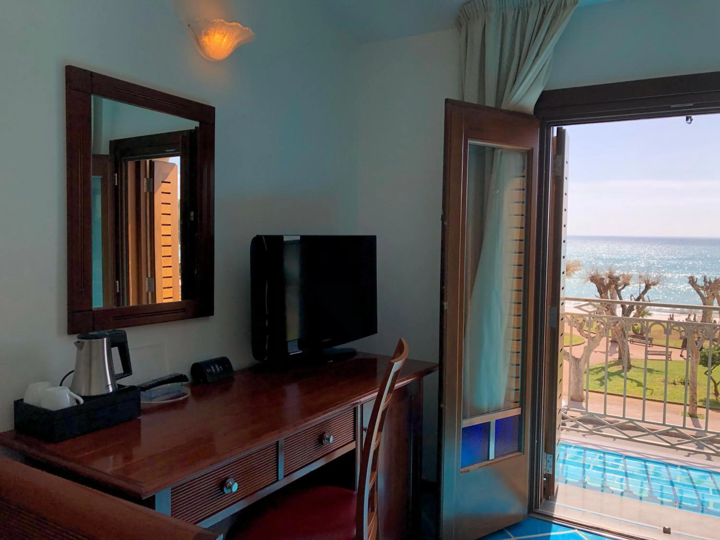 TV and multimedia in Hotel Pisacane